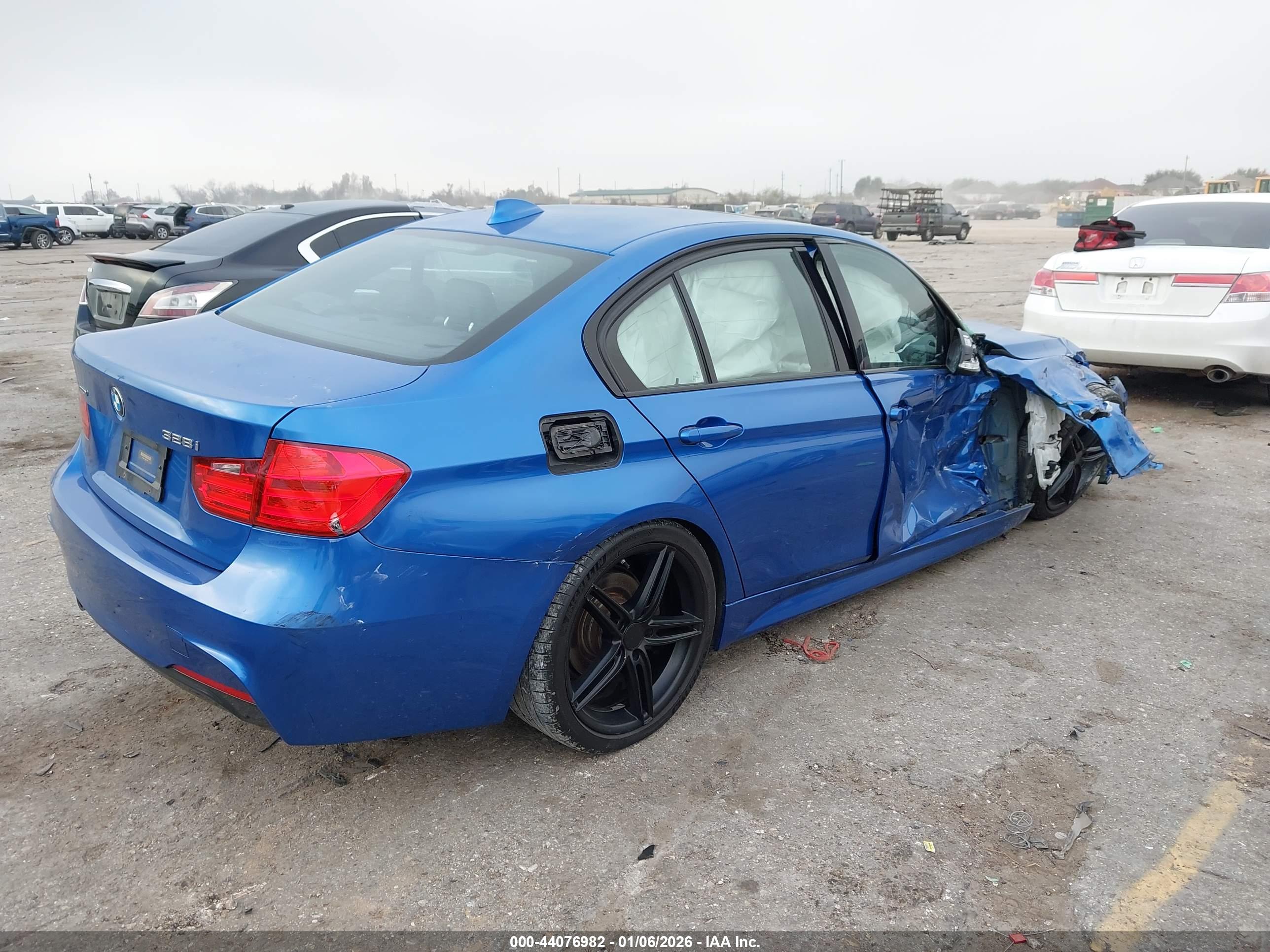BMW 328I image 4