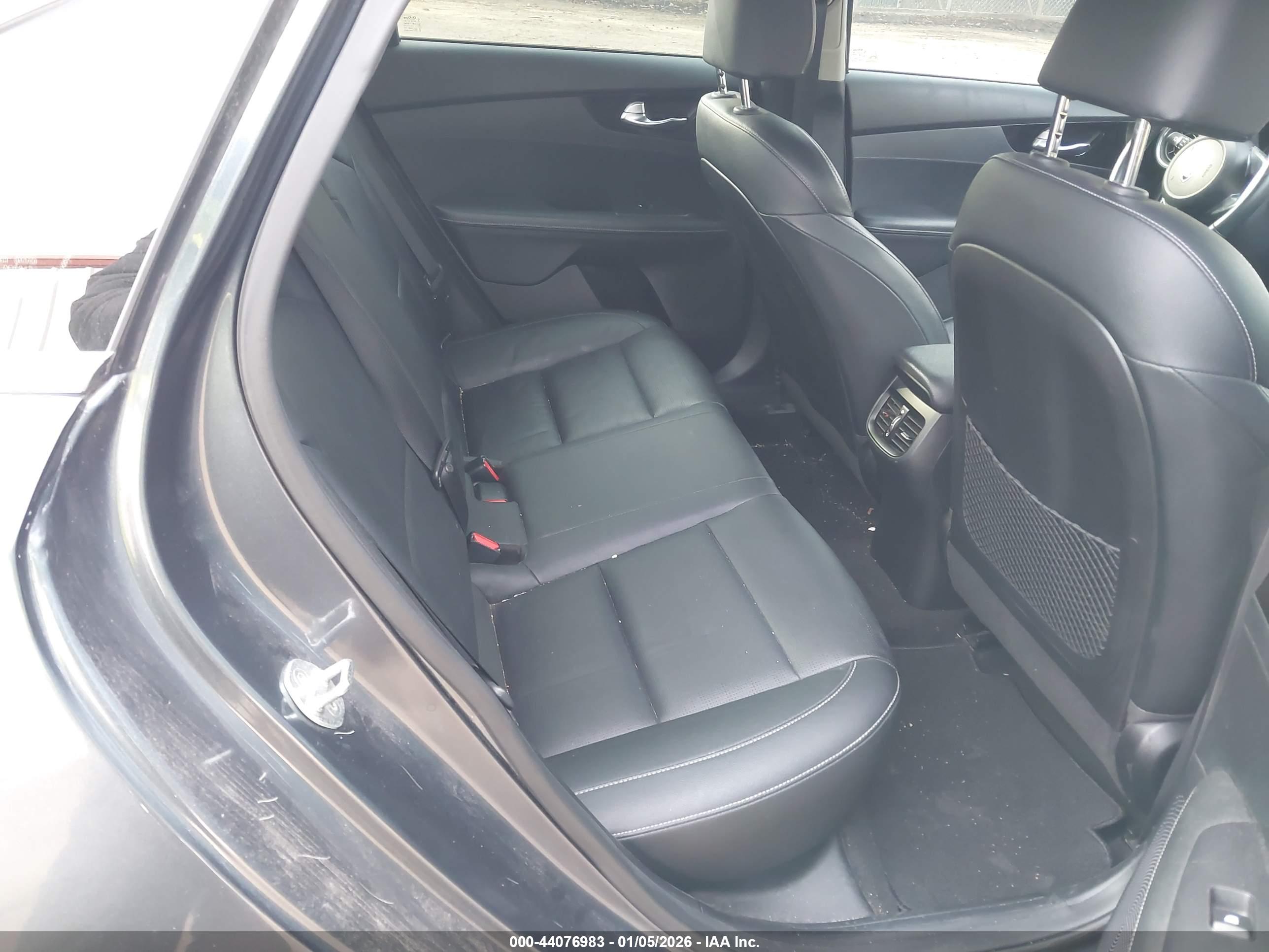 KIA FORTE image 8