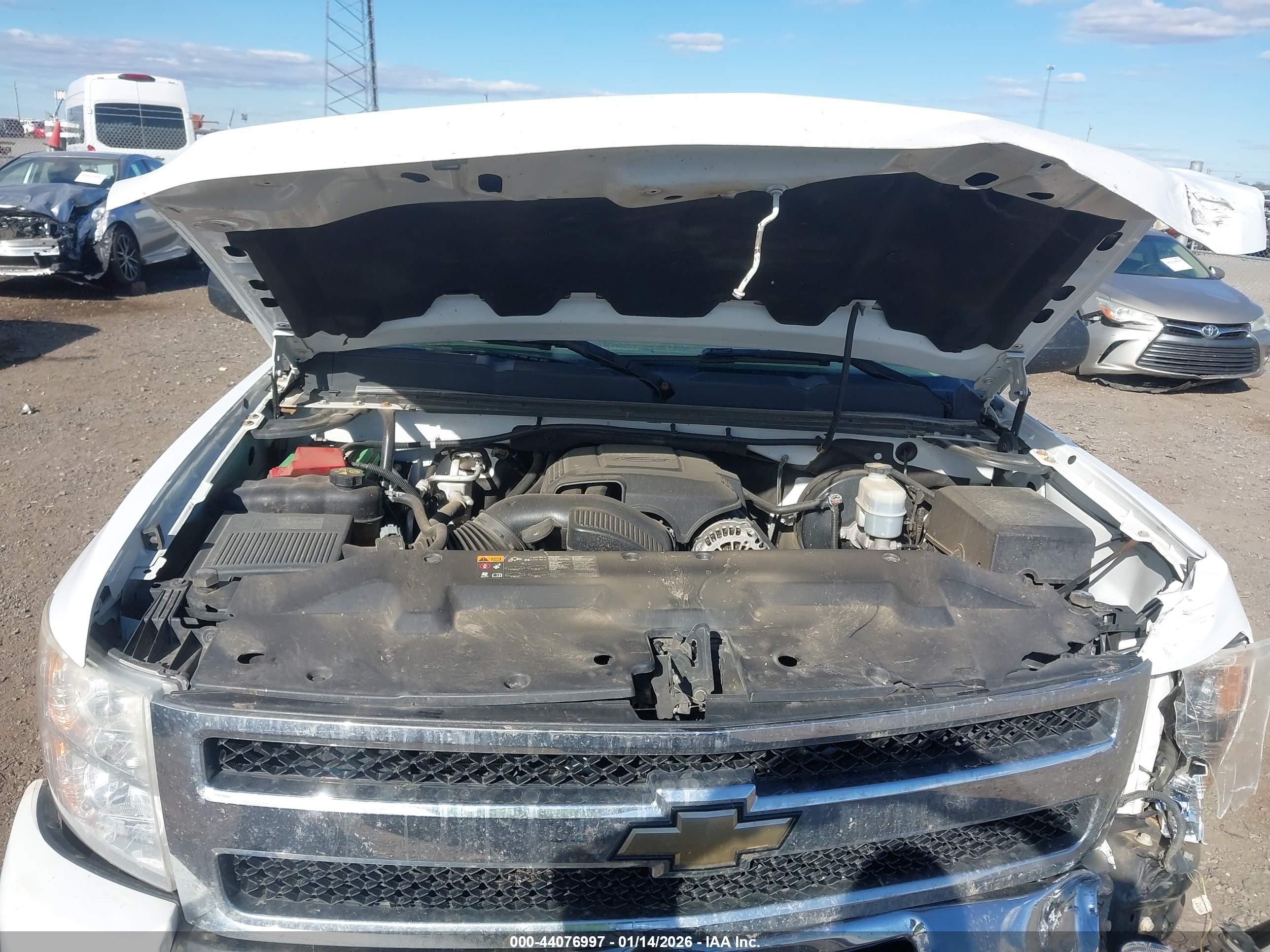 CHEVROLET SILVERADO image 10