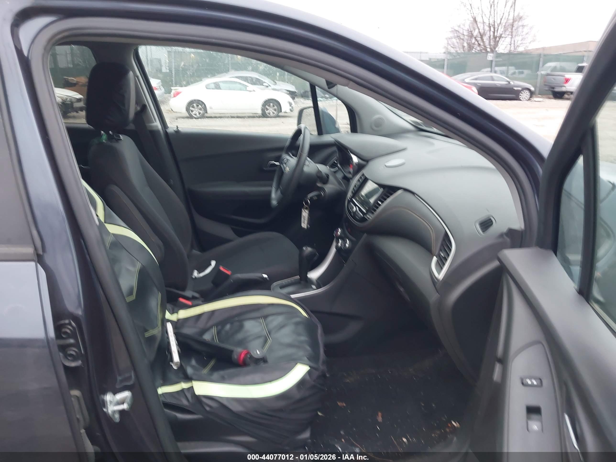 CHEVROLET TRAX image 5