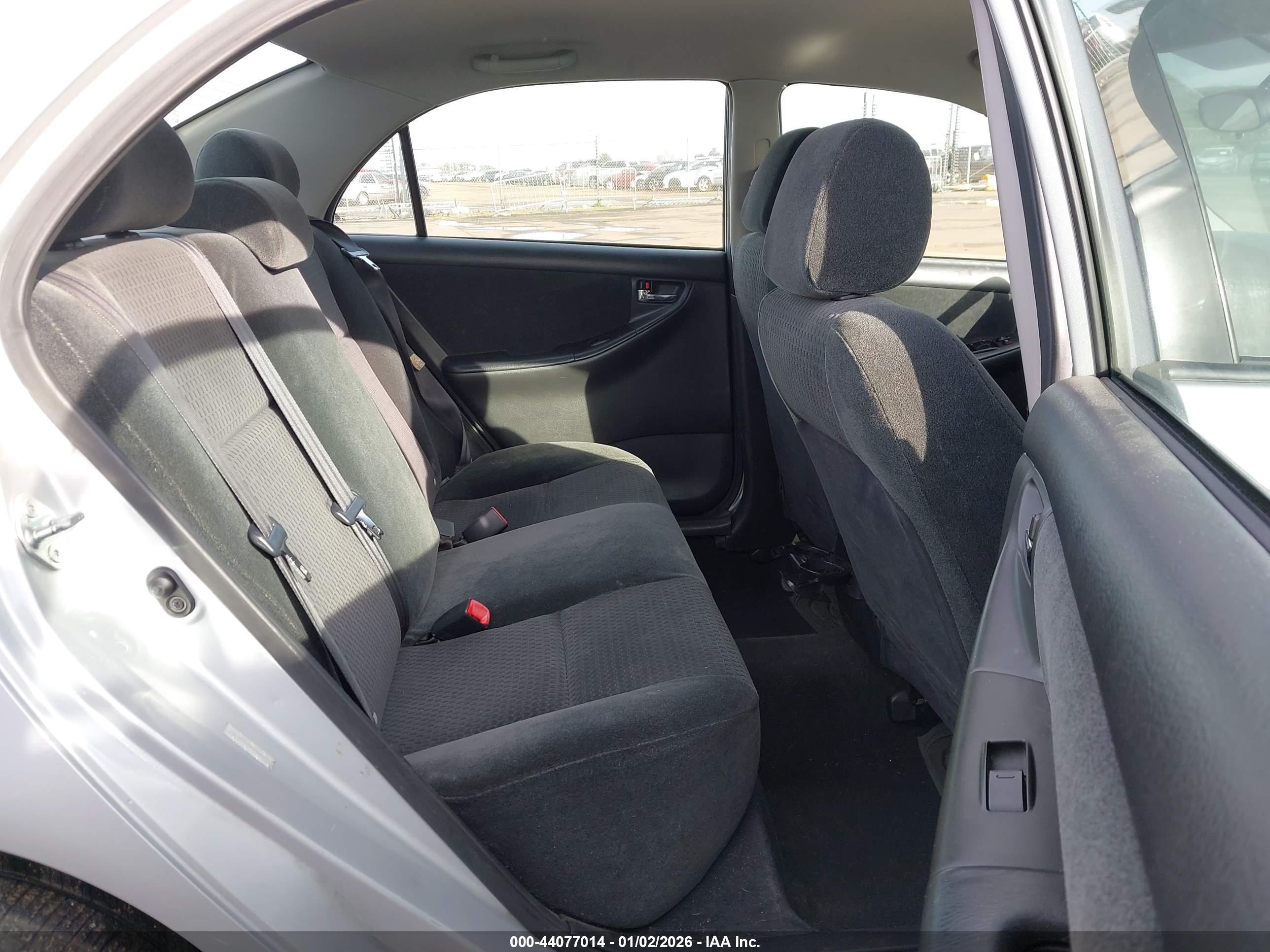 TOYOTA COROLLA image 8