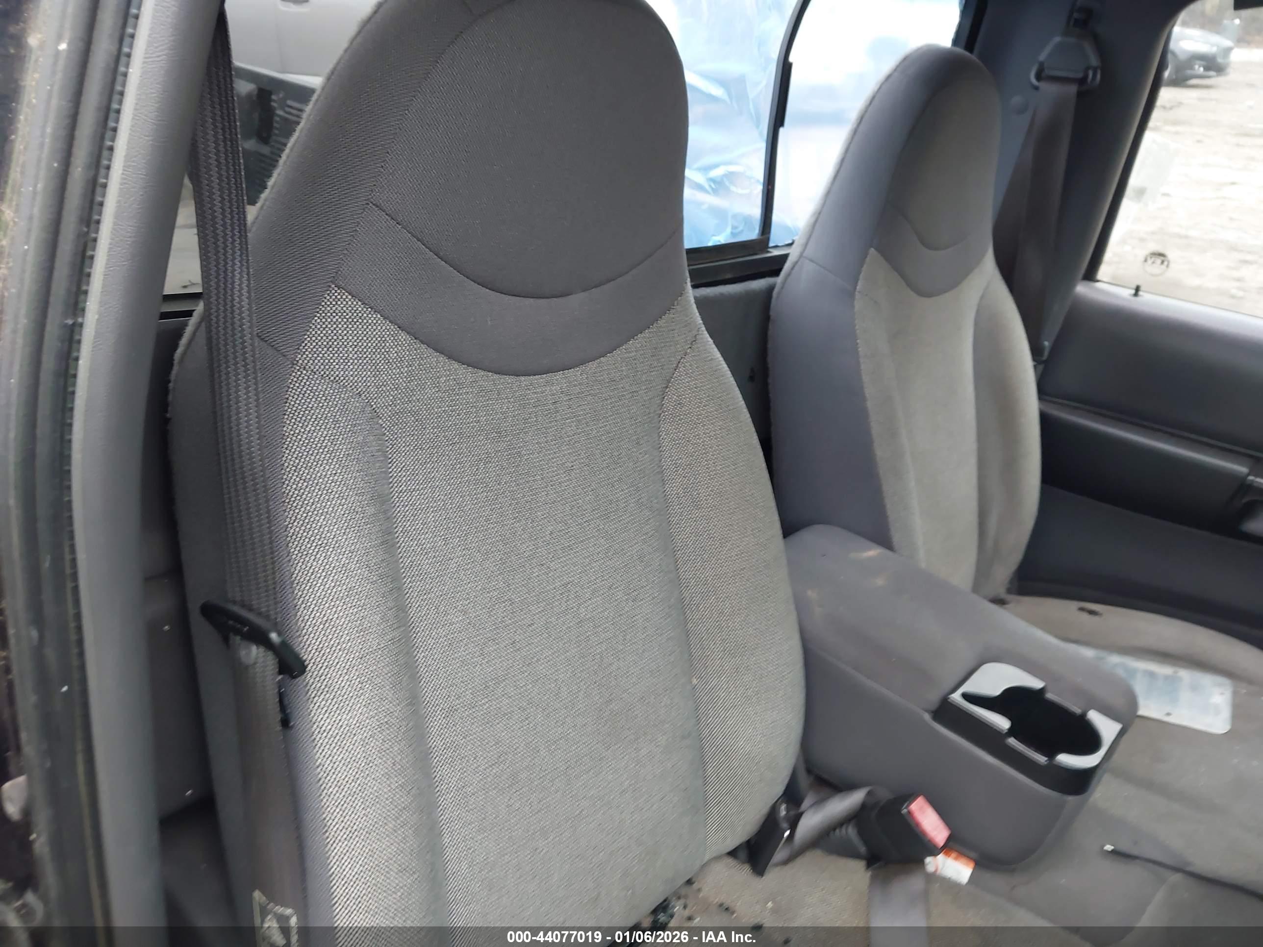 FORD RANGER image 8