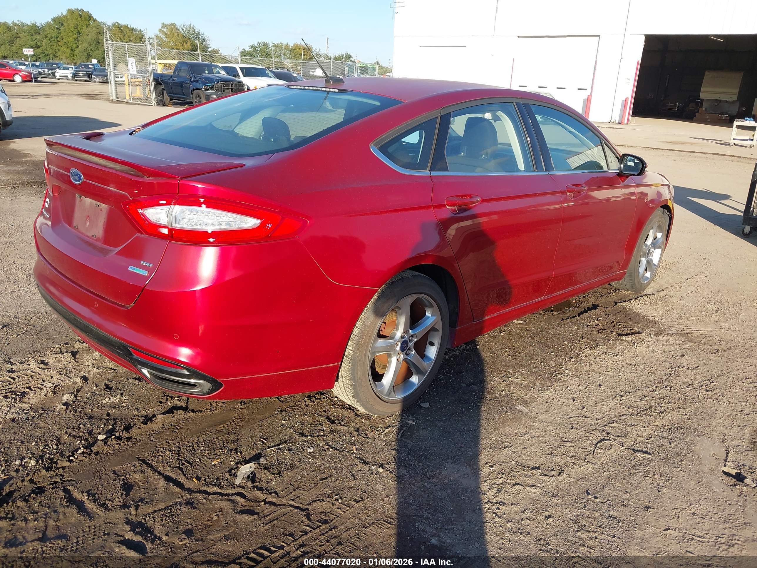 FORD FUSION image 4
