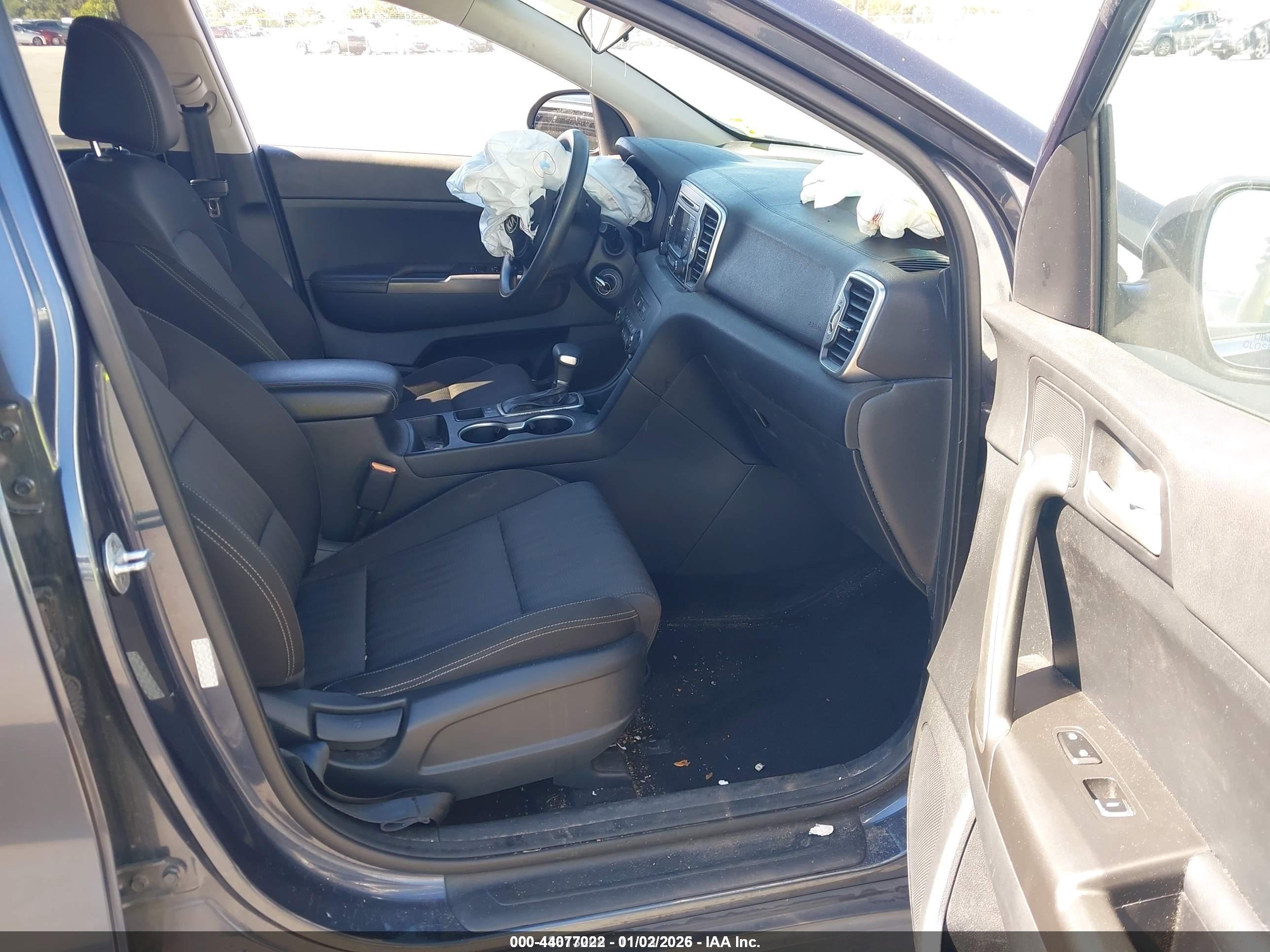 KIA SPORTAGE image 5