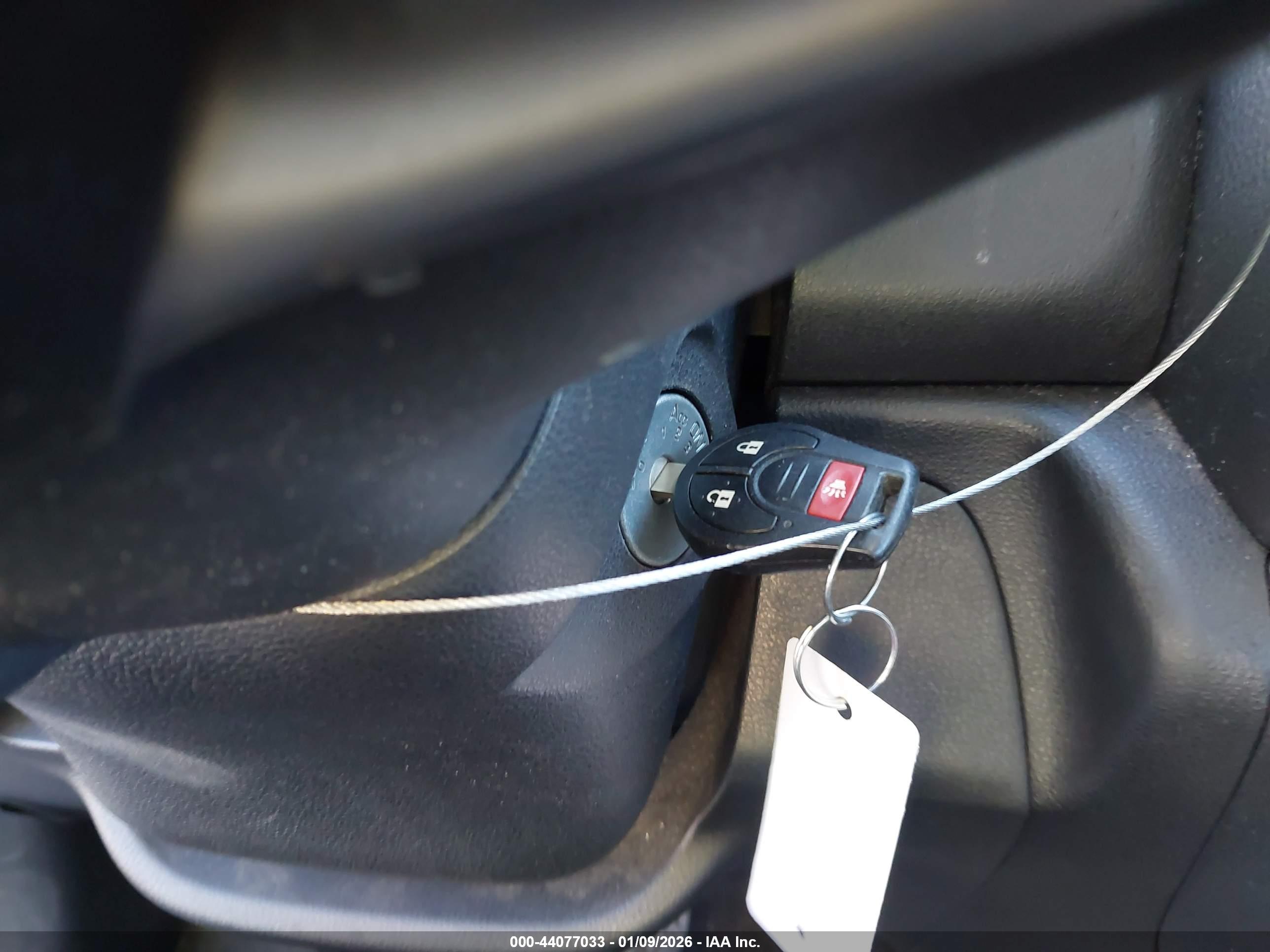 NISSAN VERSA image 11