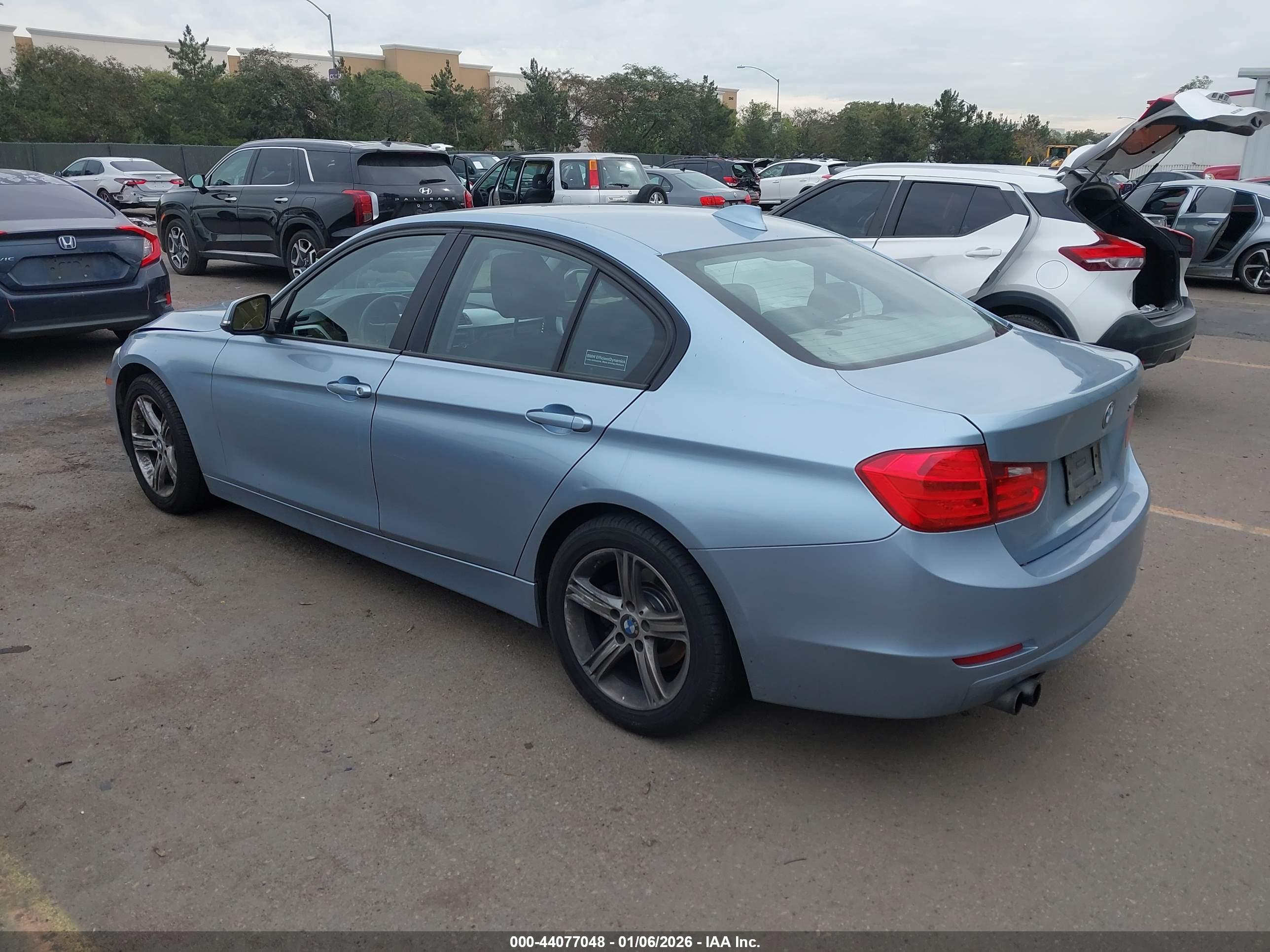 BMW 328I image 3