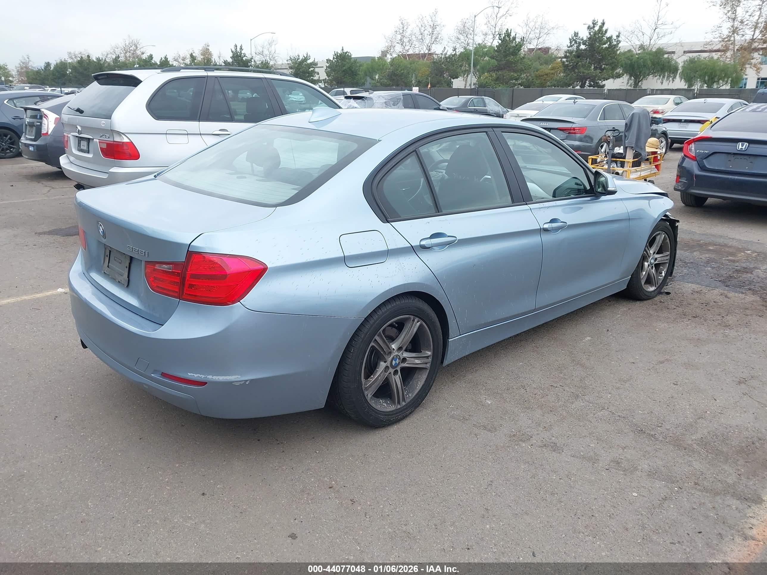 BMW 328I image 4