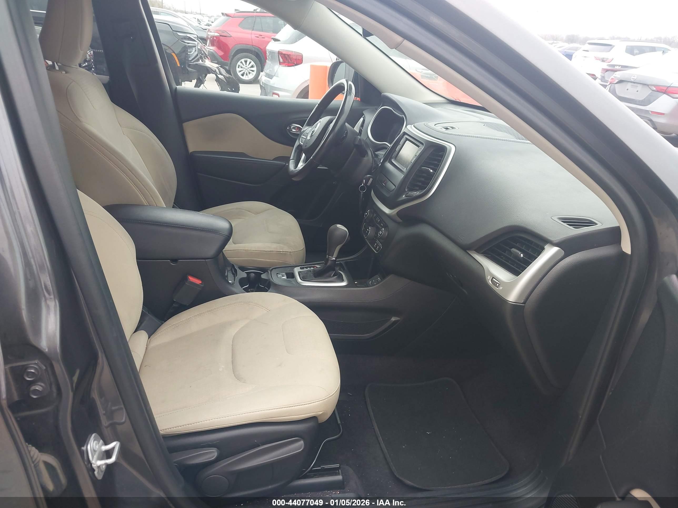 JEEP CHEROKEE image 5