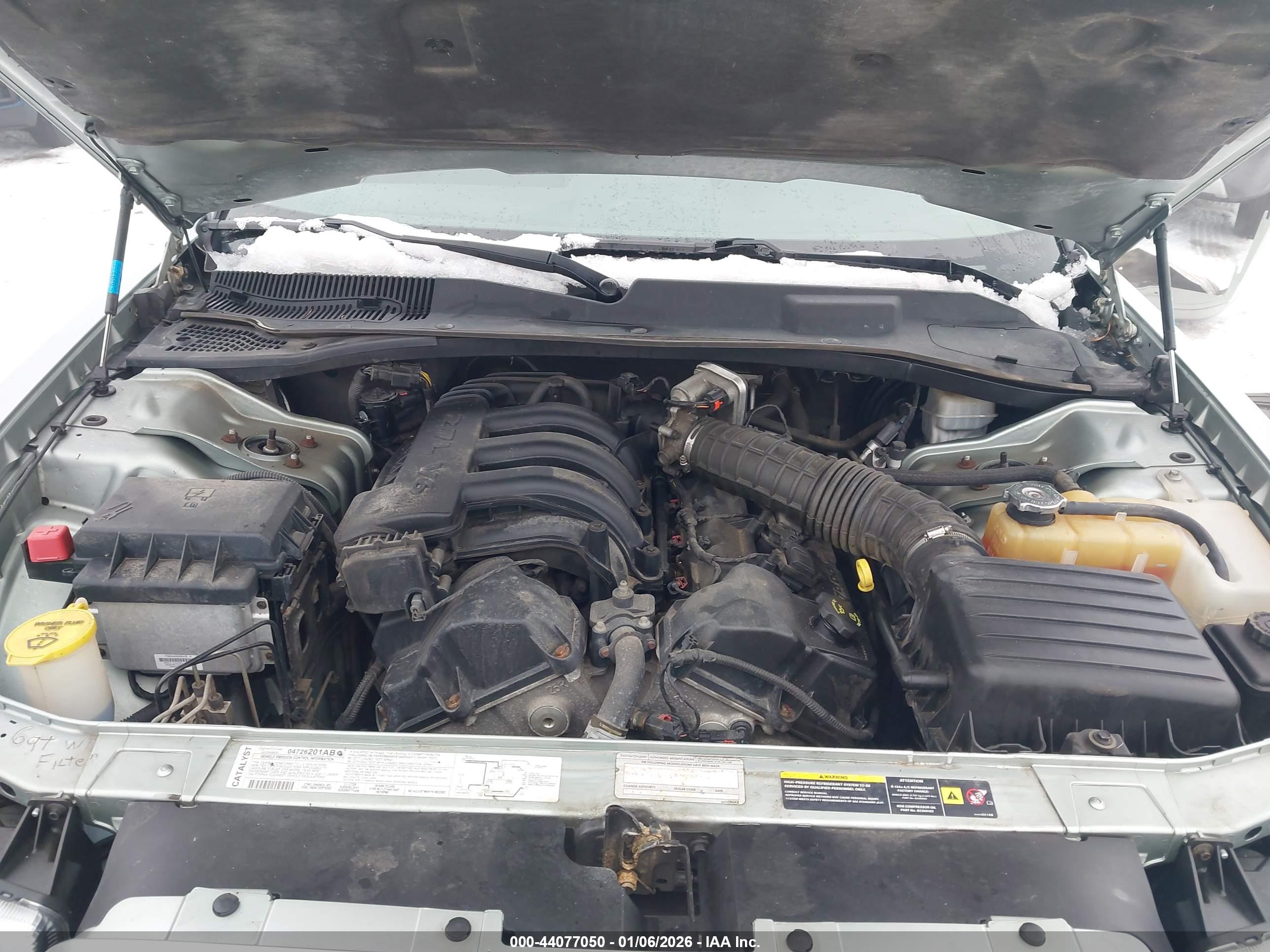 CHRYSLER 300 image 10