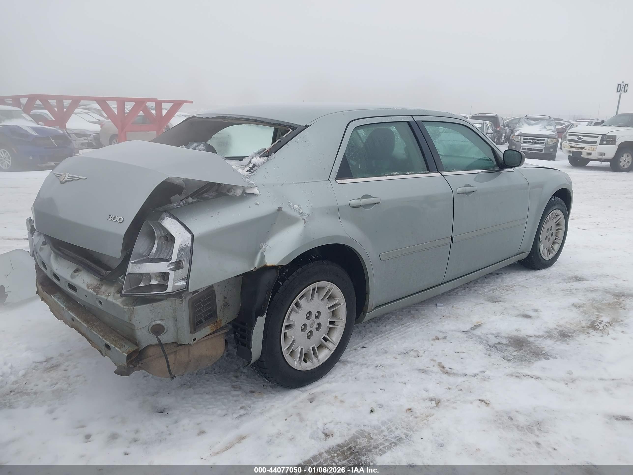 CHRYSLER 300 image 4