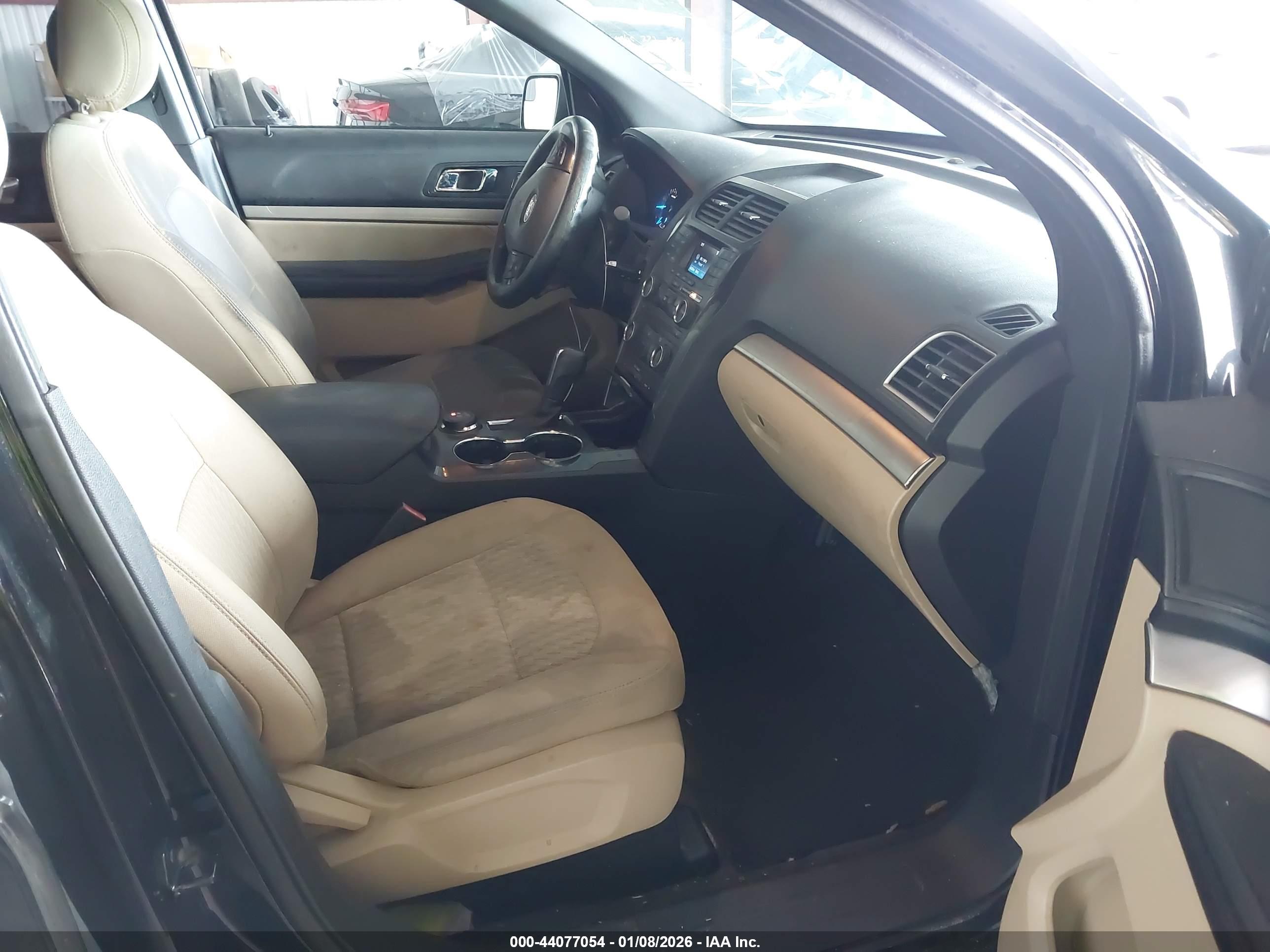 FORD EXPLORER image 5