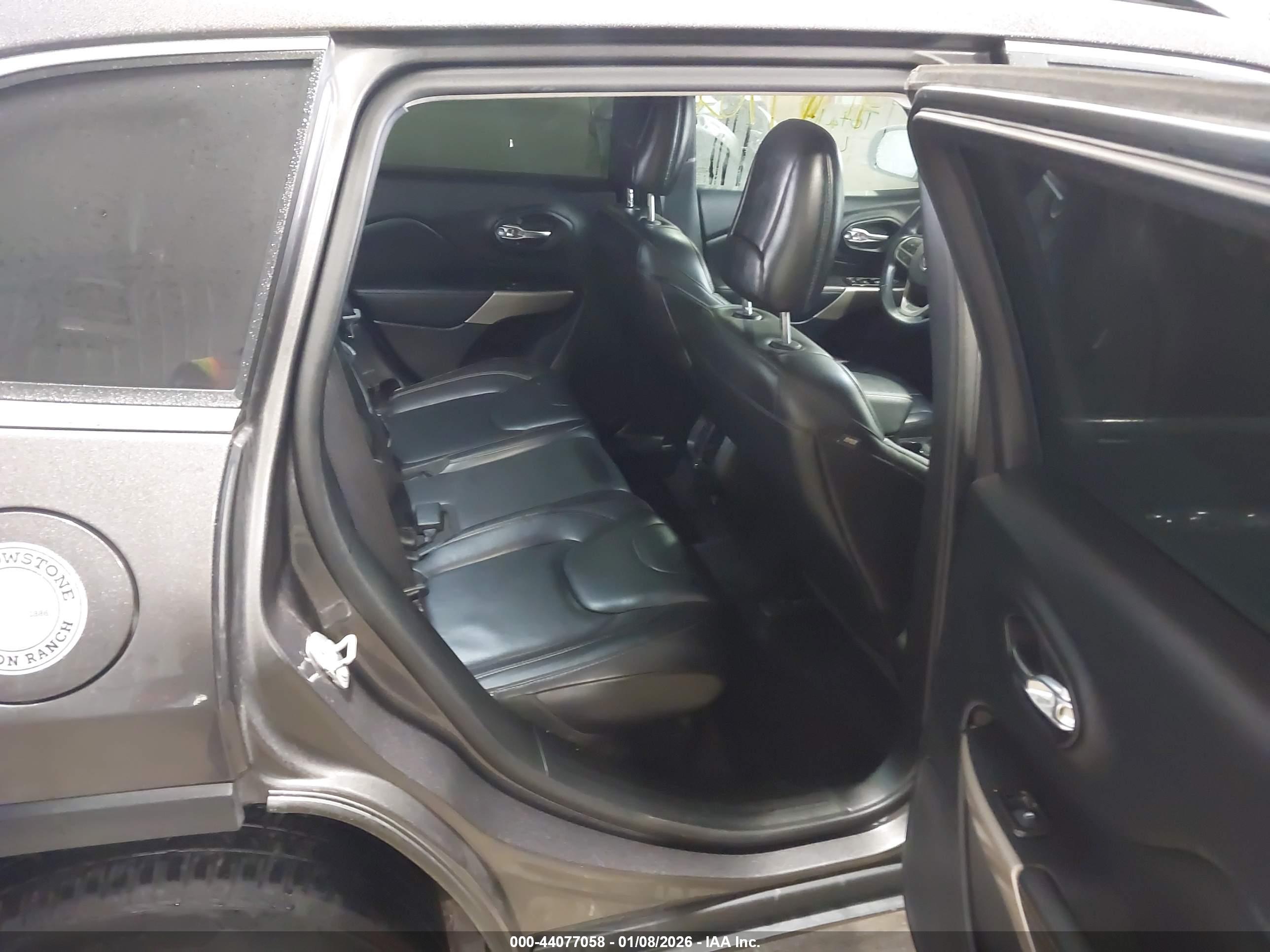 JEEP CHEROKEE image 8