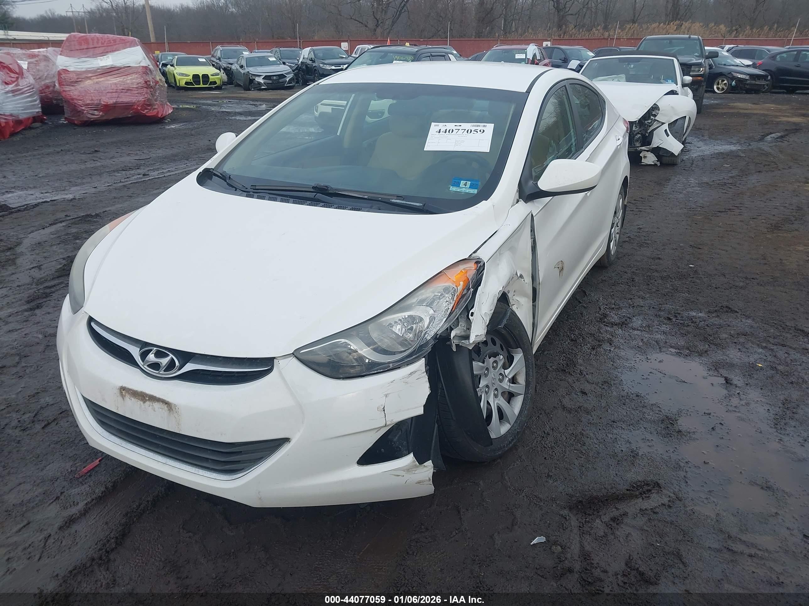 HYUNDAI ELANTRA image 6