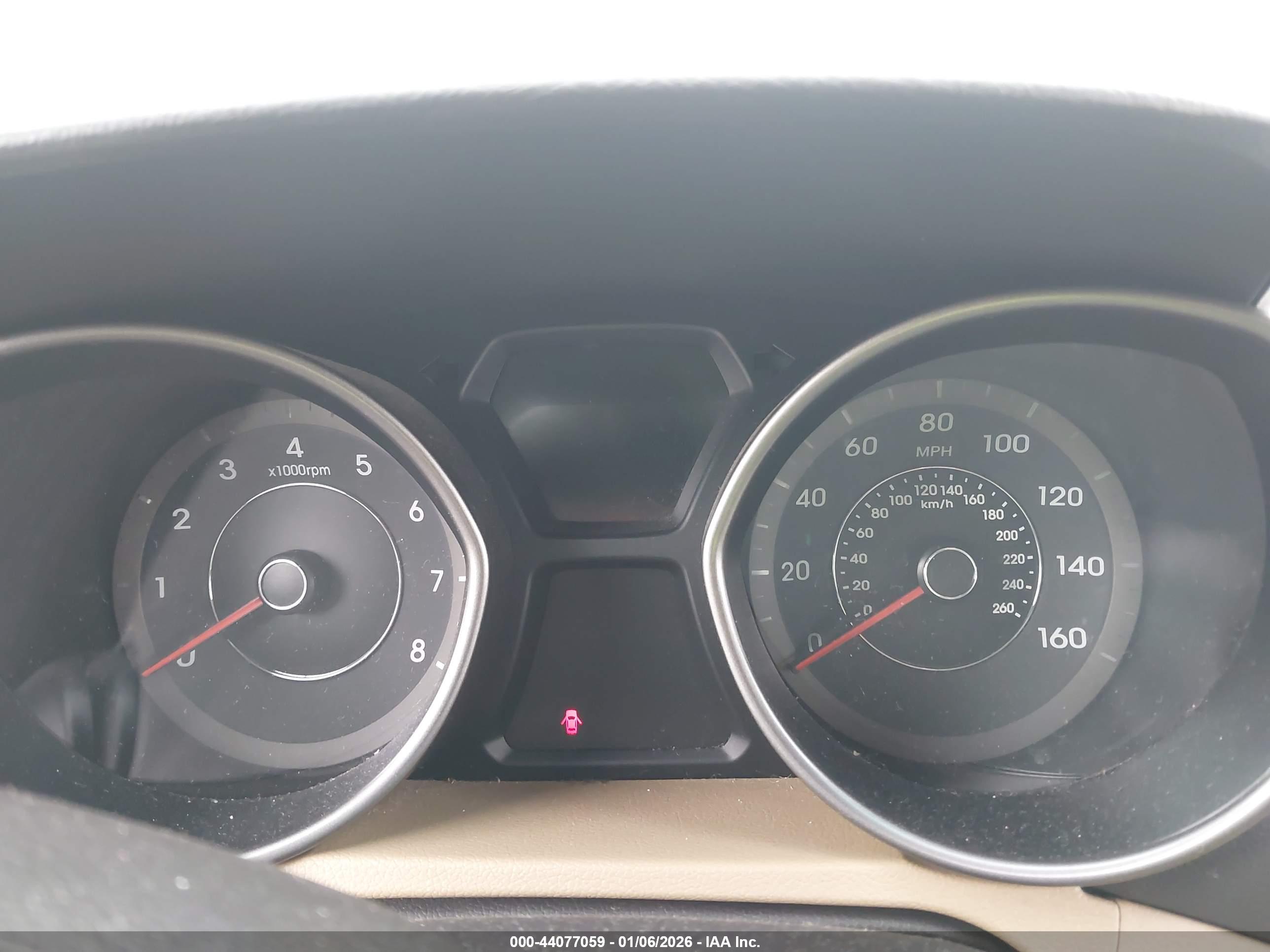 HYUNDAI ELANTRA image 7