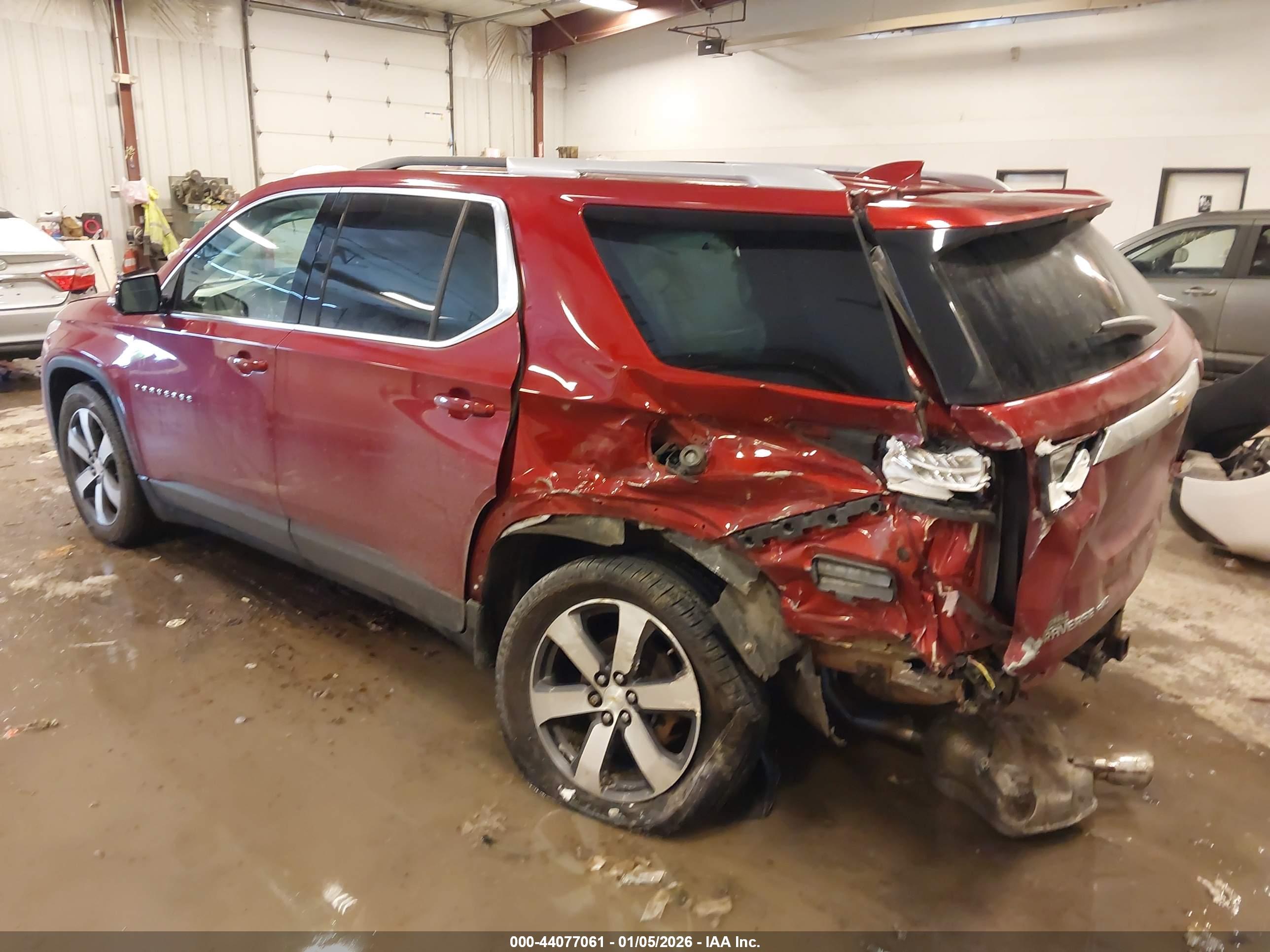 CHEVROLET TRAVERSE image 3