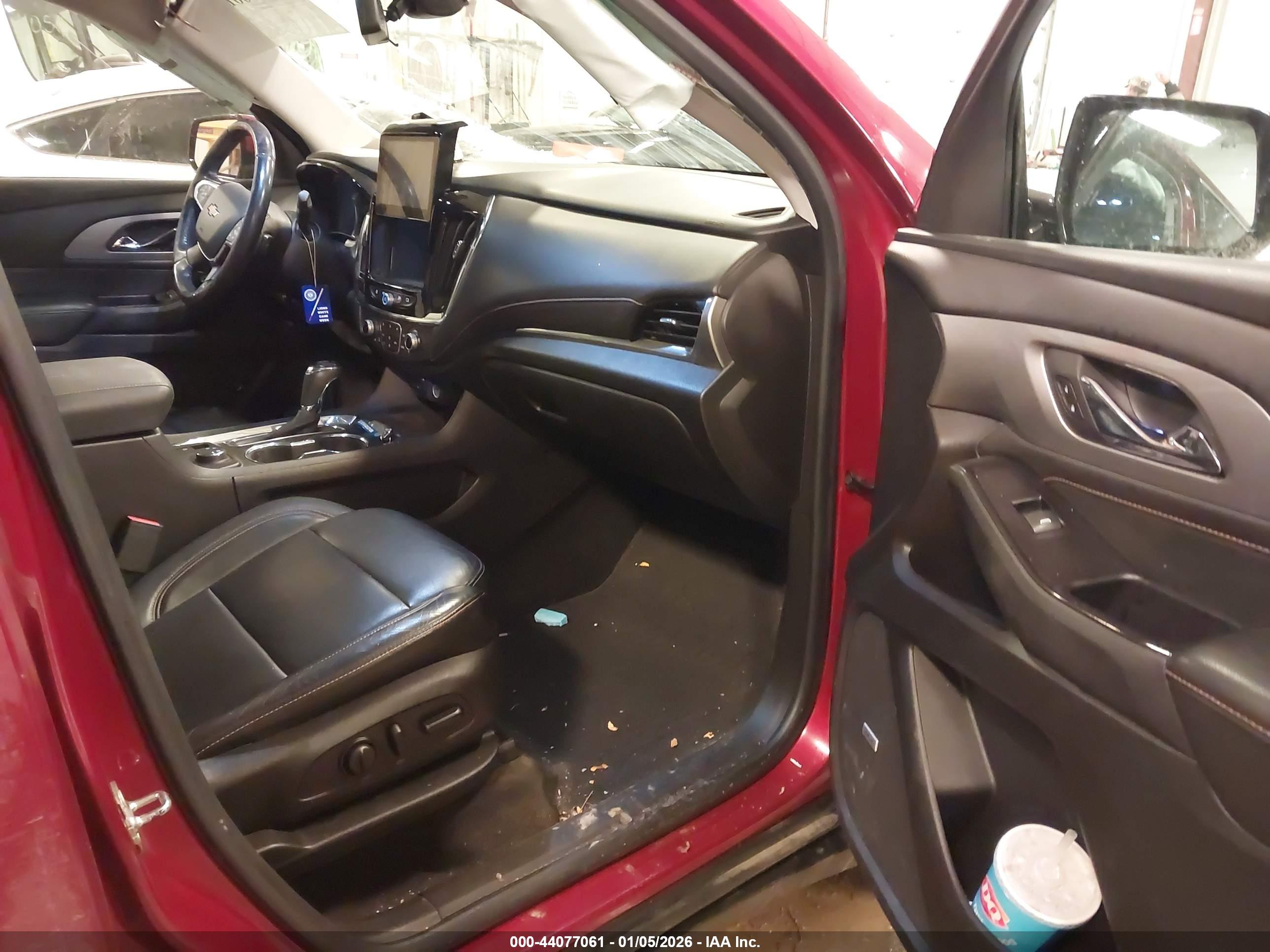 CHEVROLET TRAVERSE image 5