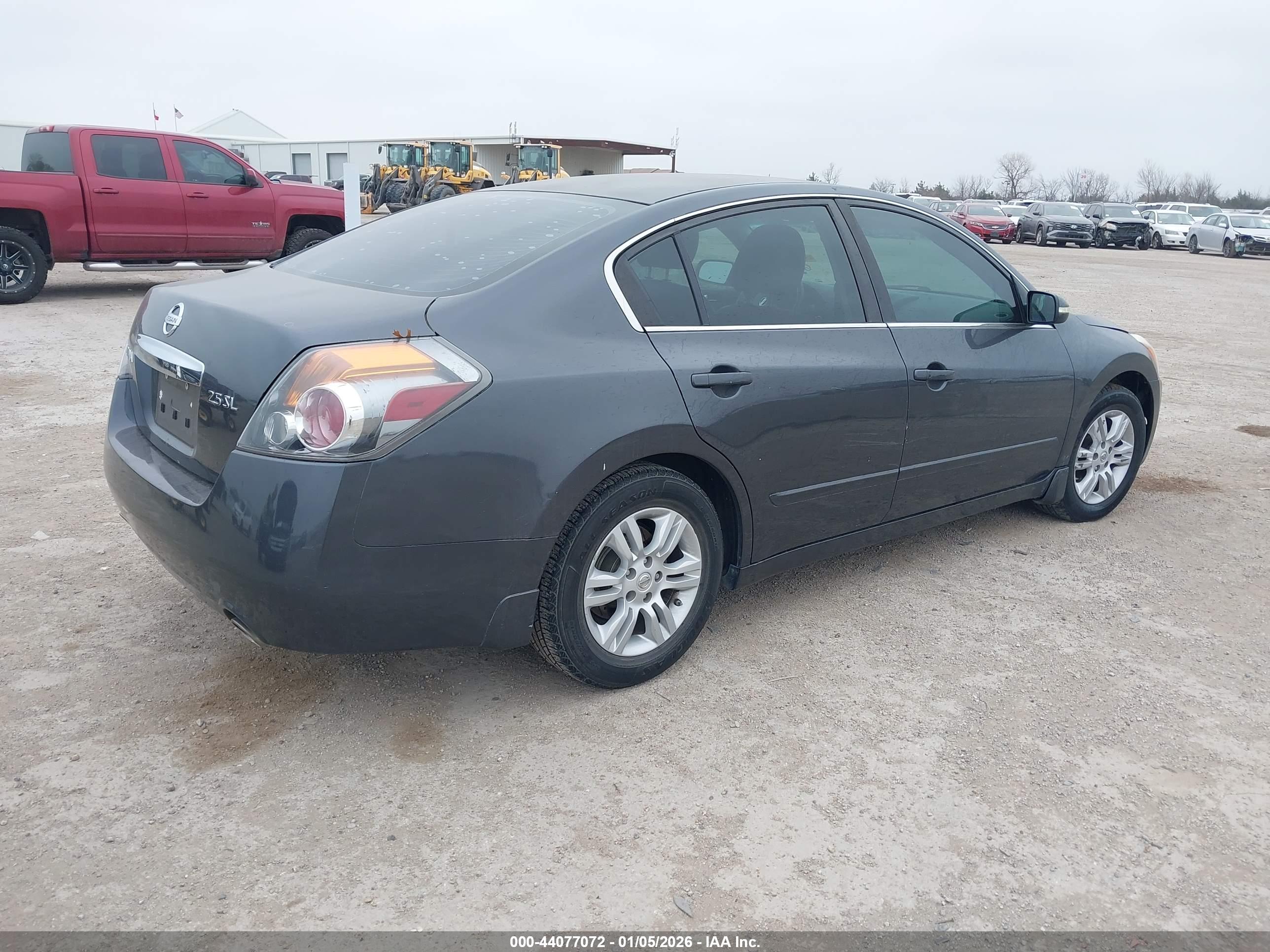 NISSAN ALTIMA image 4