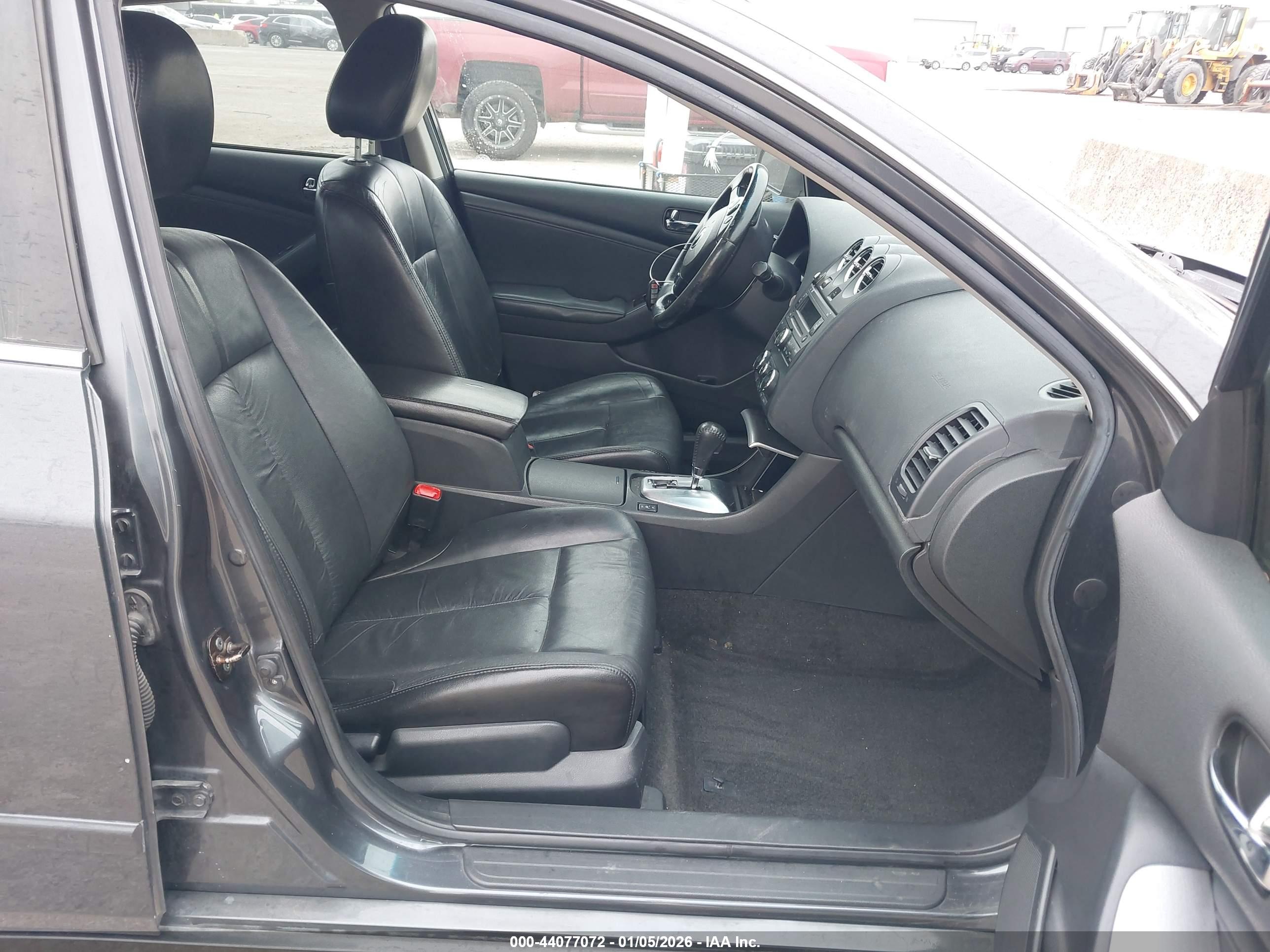 NISSAN ALTIMA image 5