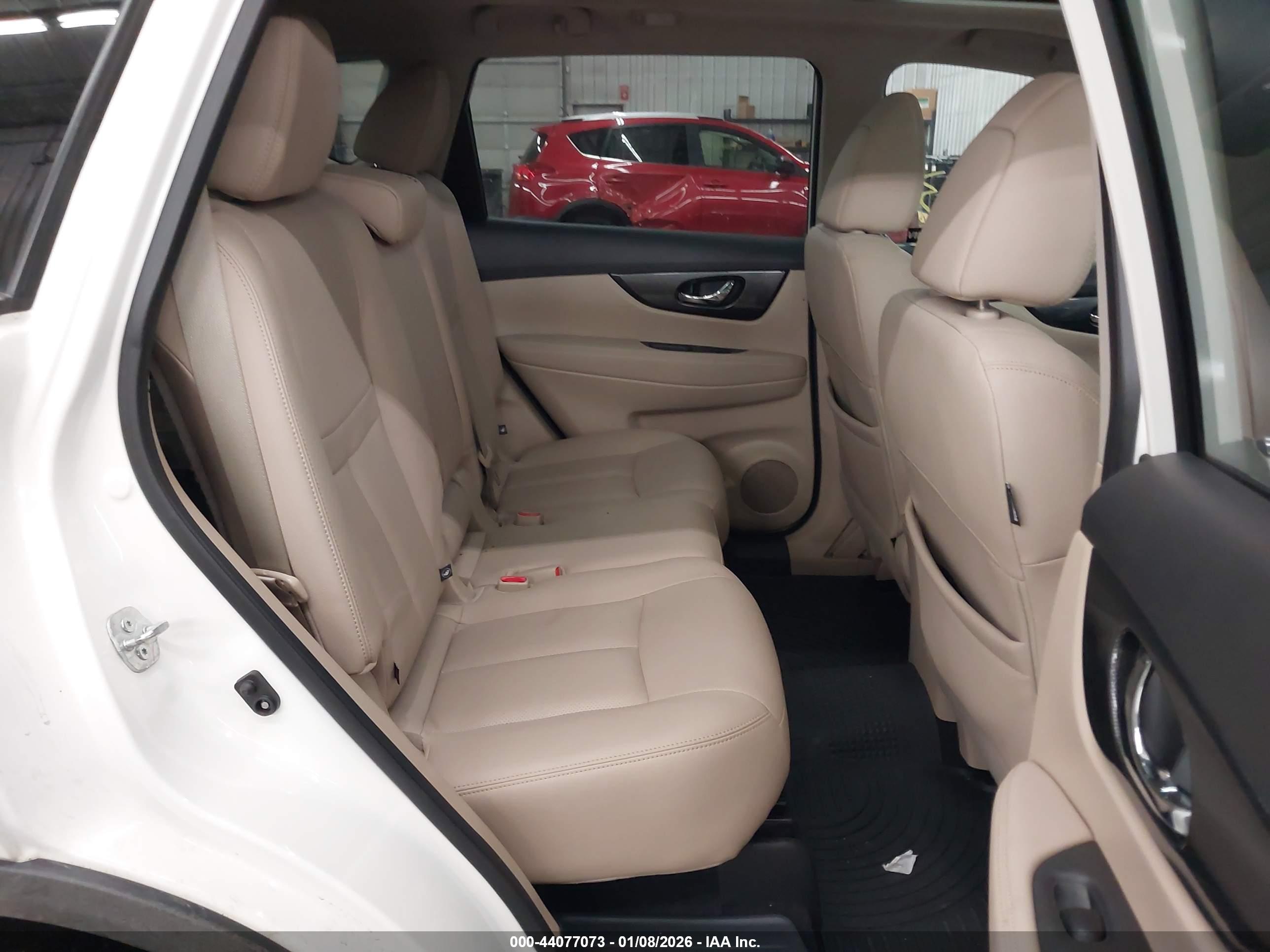 NISSAN ROGUE image 8