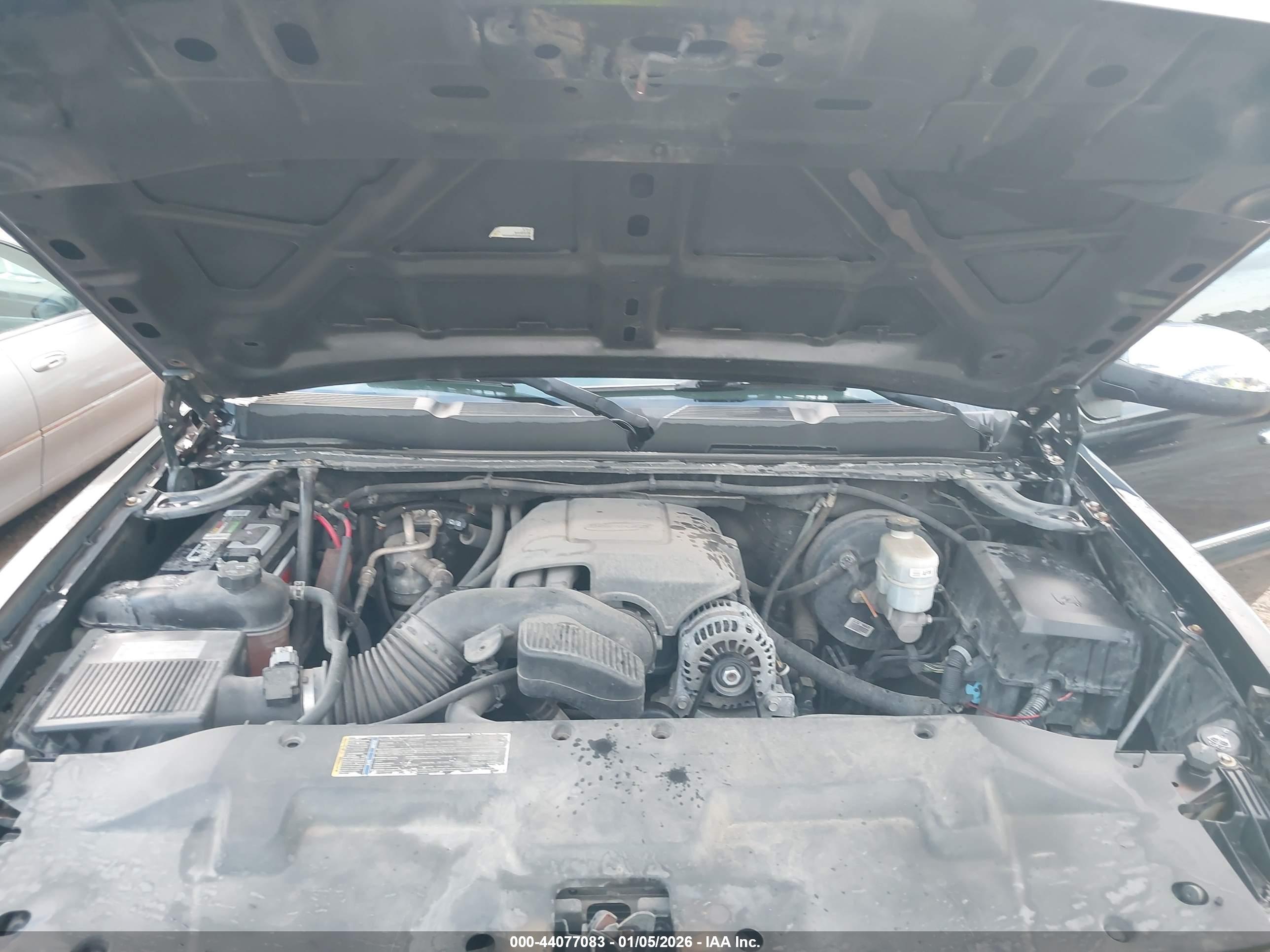 CHEVROLET SILVERADO image 10