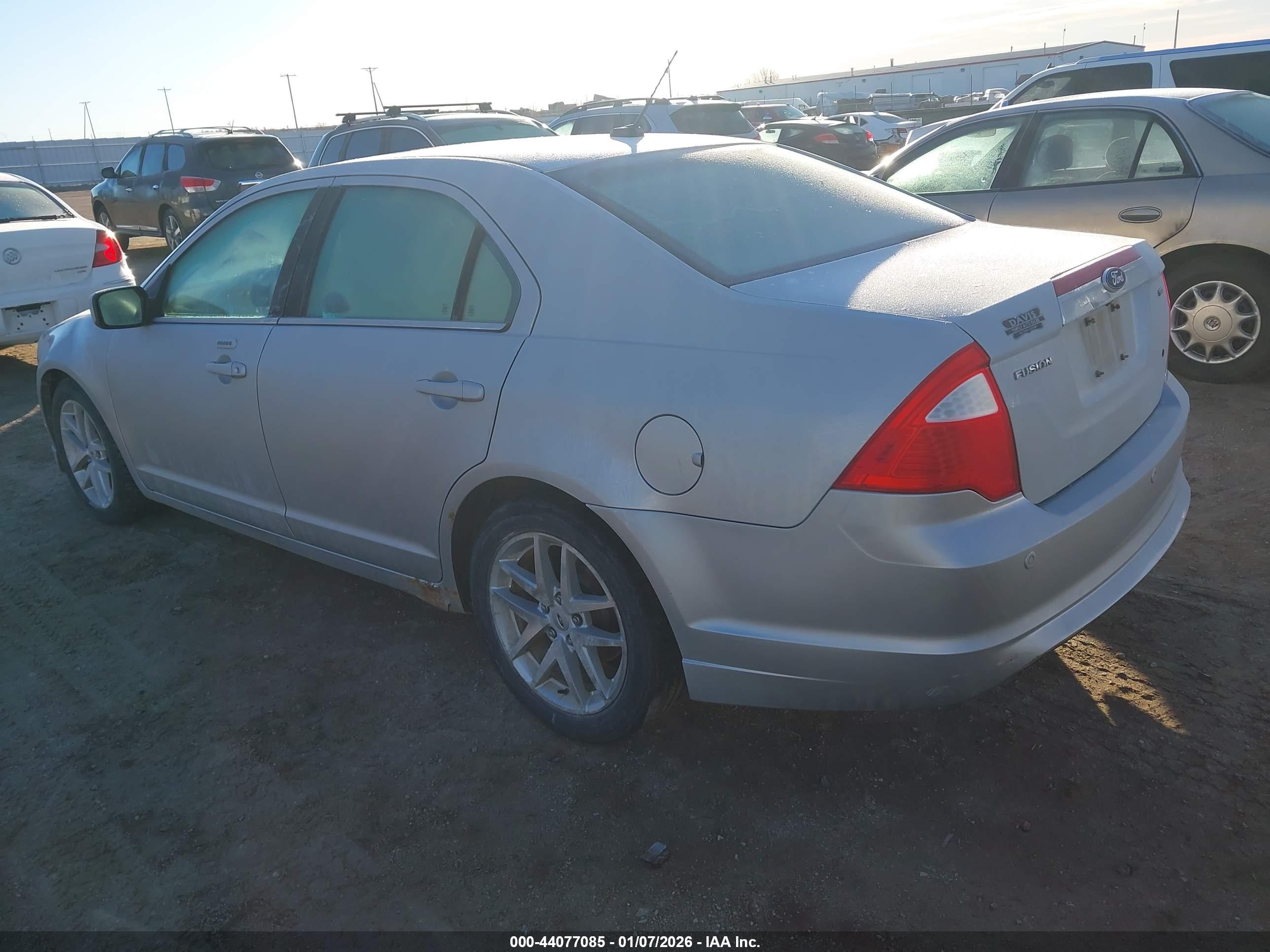 FORD FUSION image 3