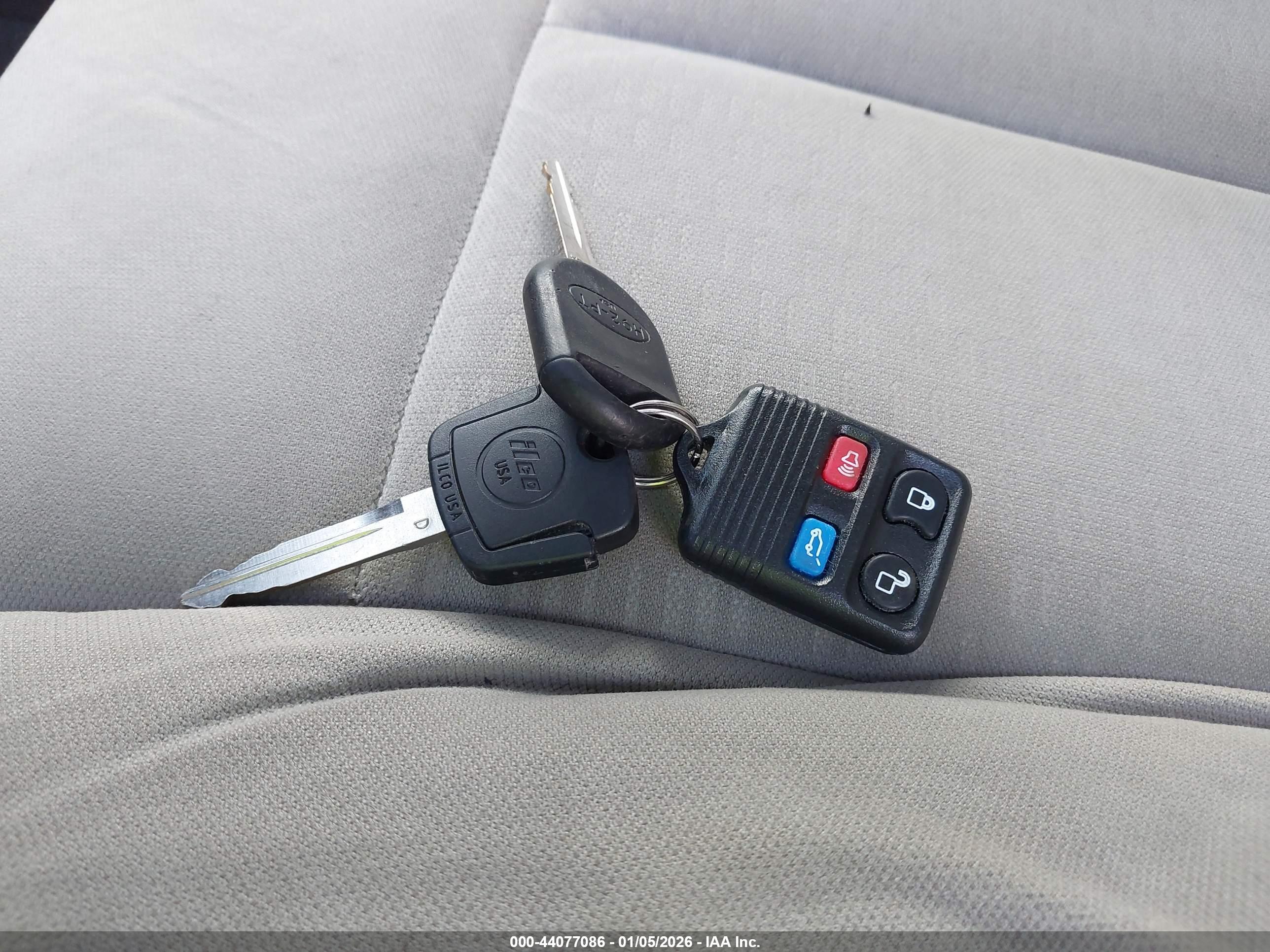 FORD EXPEDITION image 11