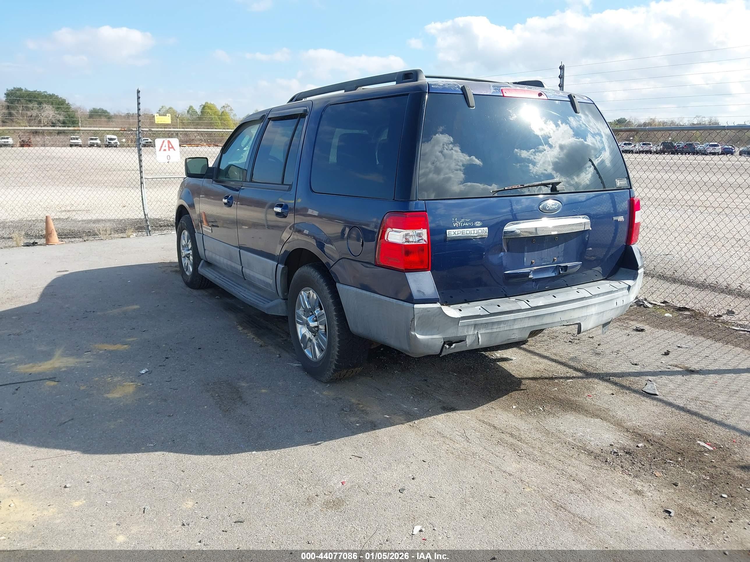 FORD EXPEDITION image 3