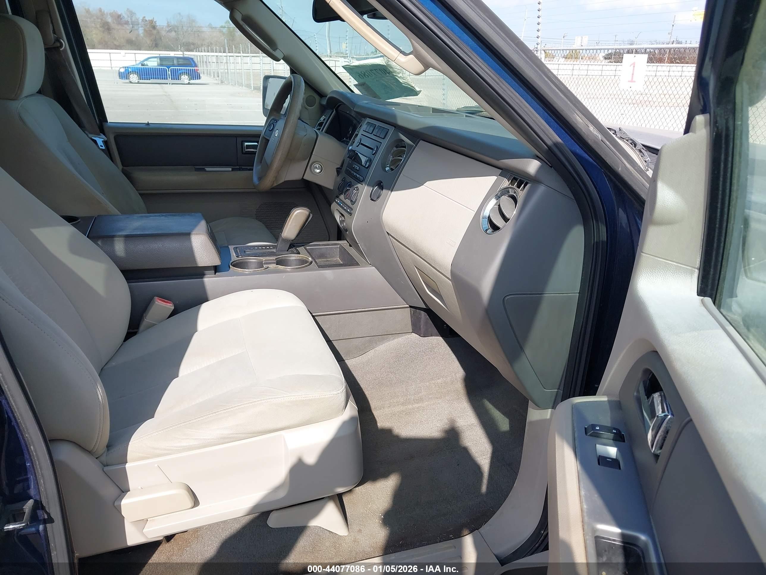 FORD EXPEDITION image 5
