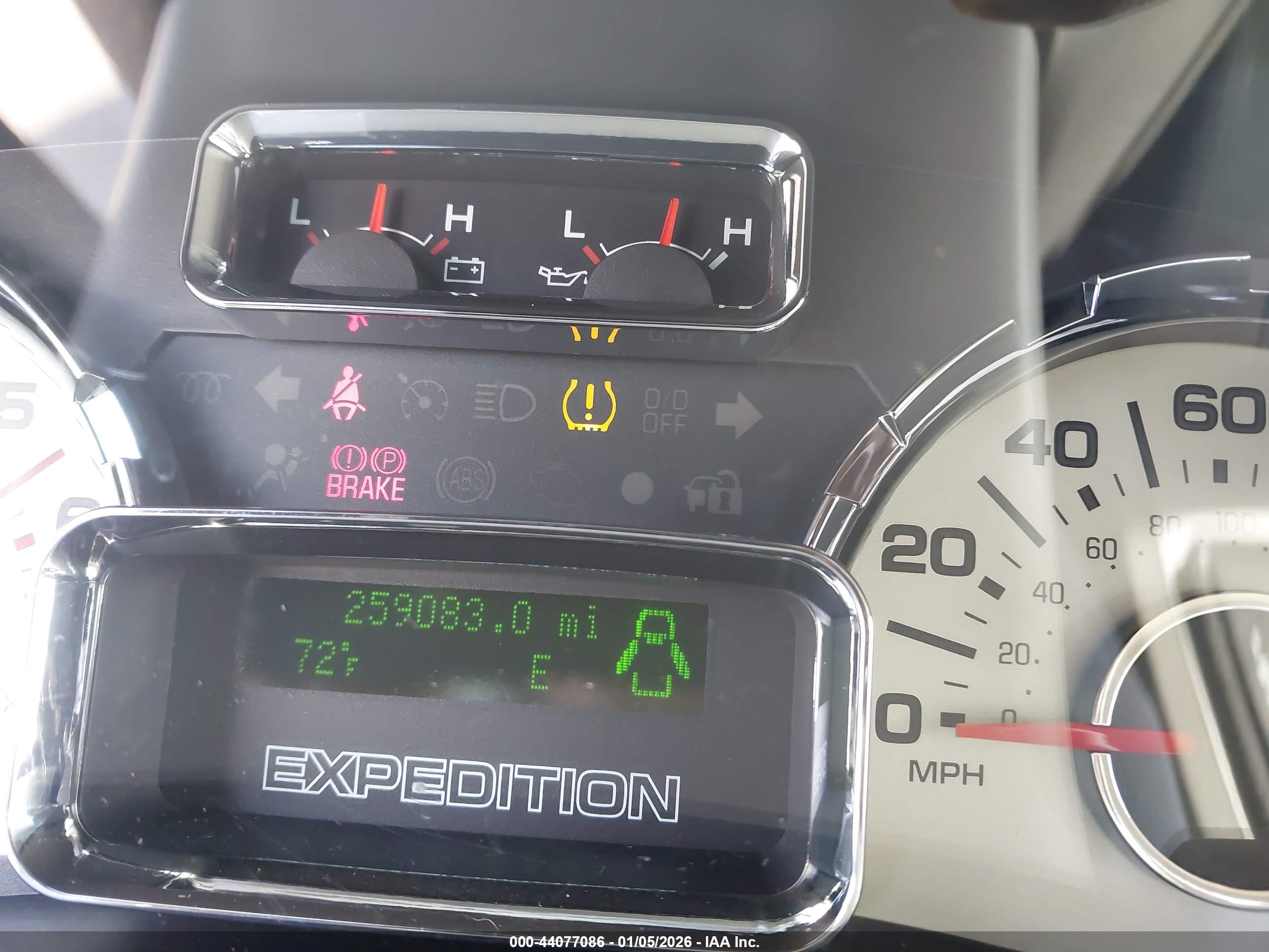 FORD EXPEDITION image 7