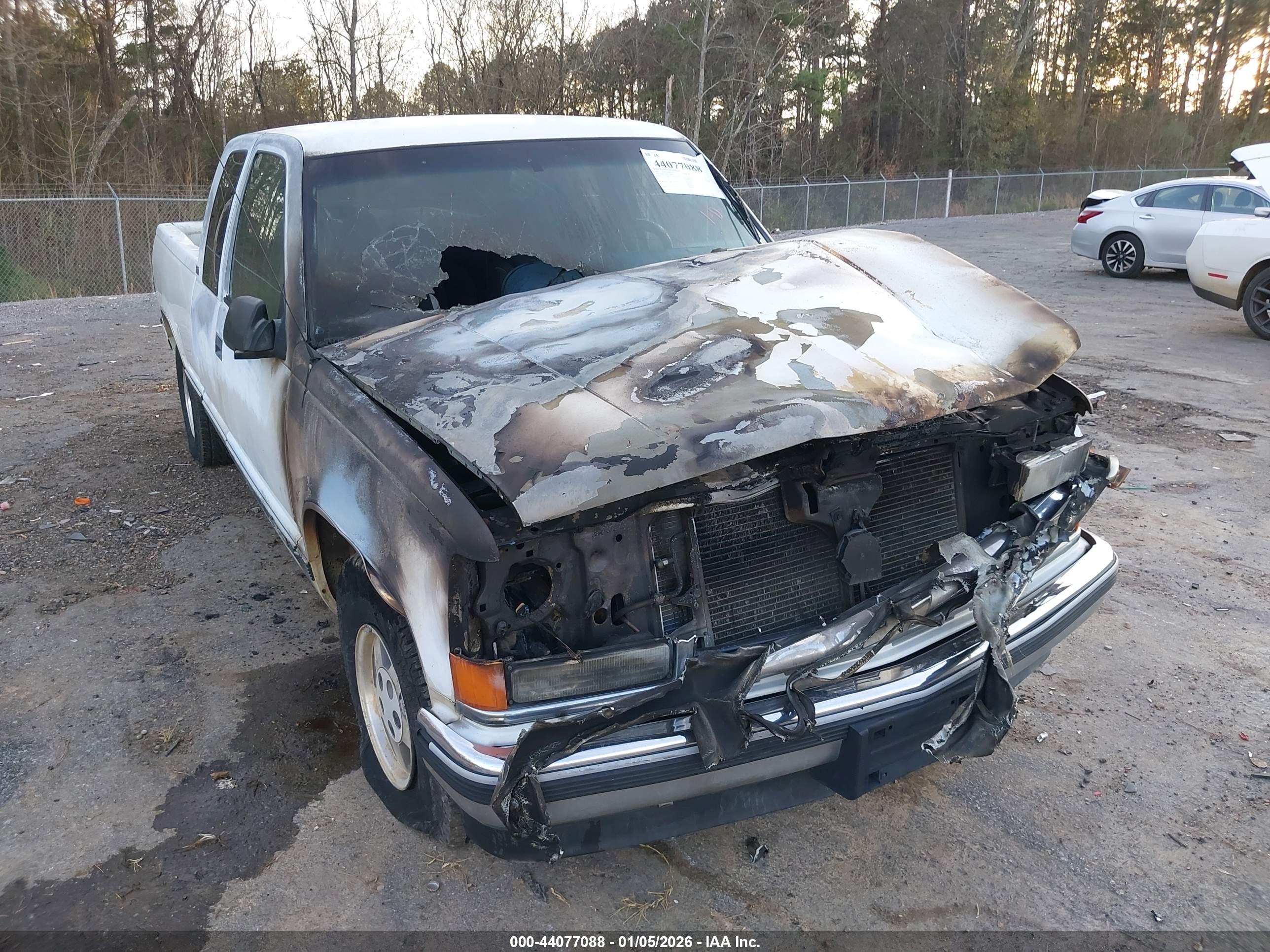 CHEVROLET GMT-400 image 6