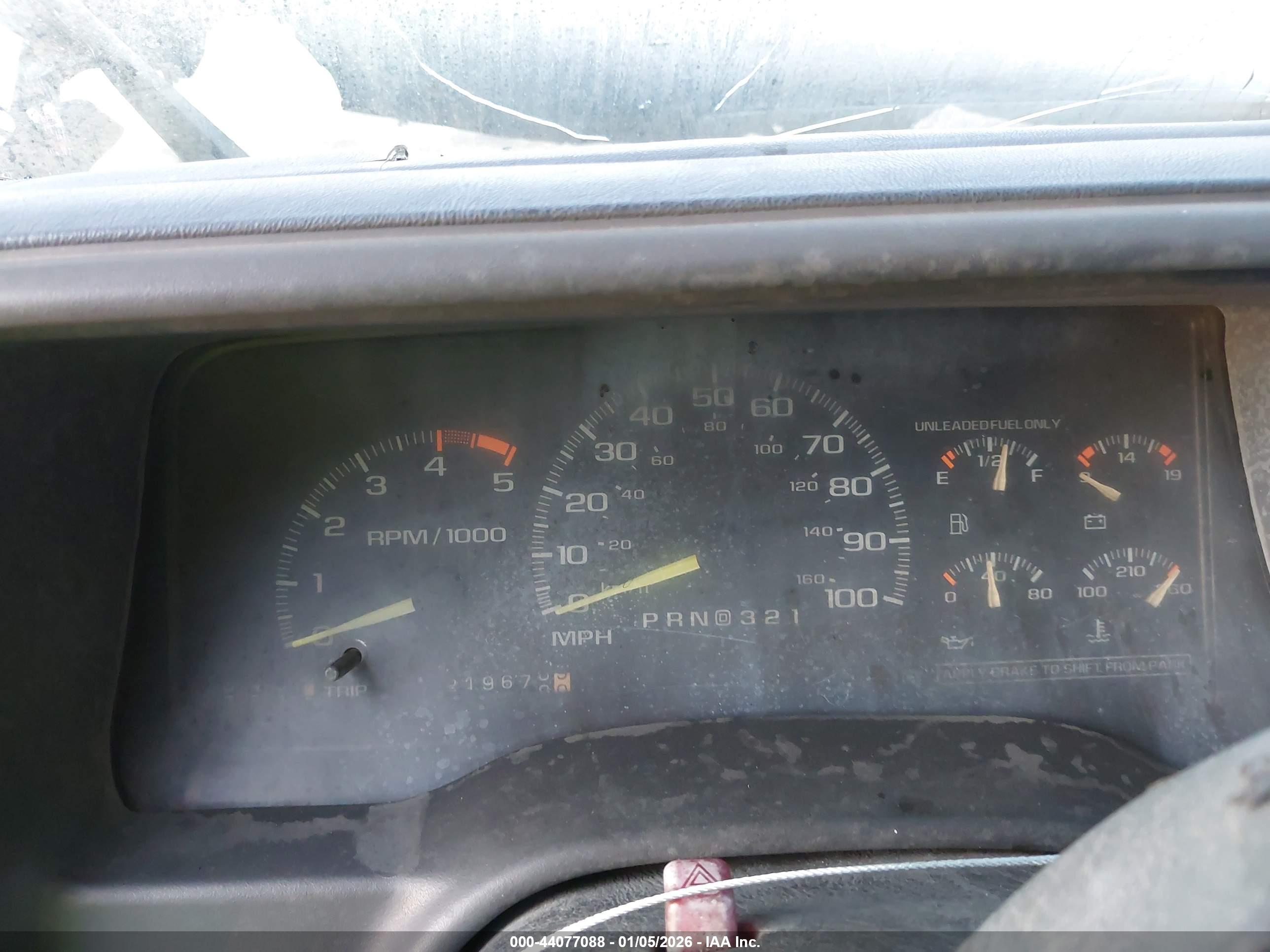 CHEVROLET GMT-400 image 7