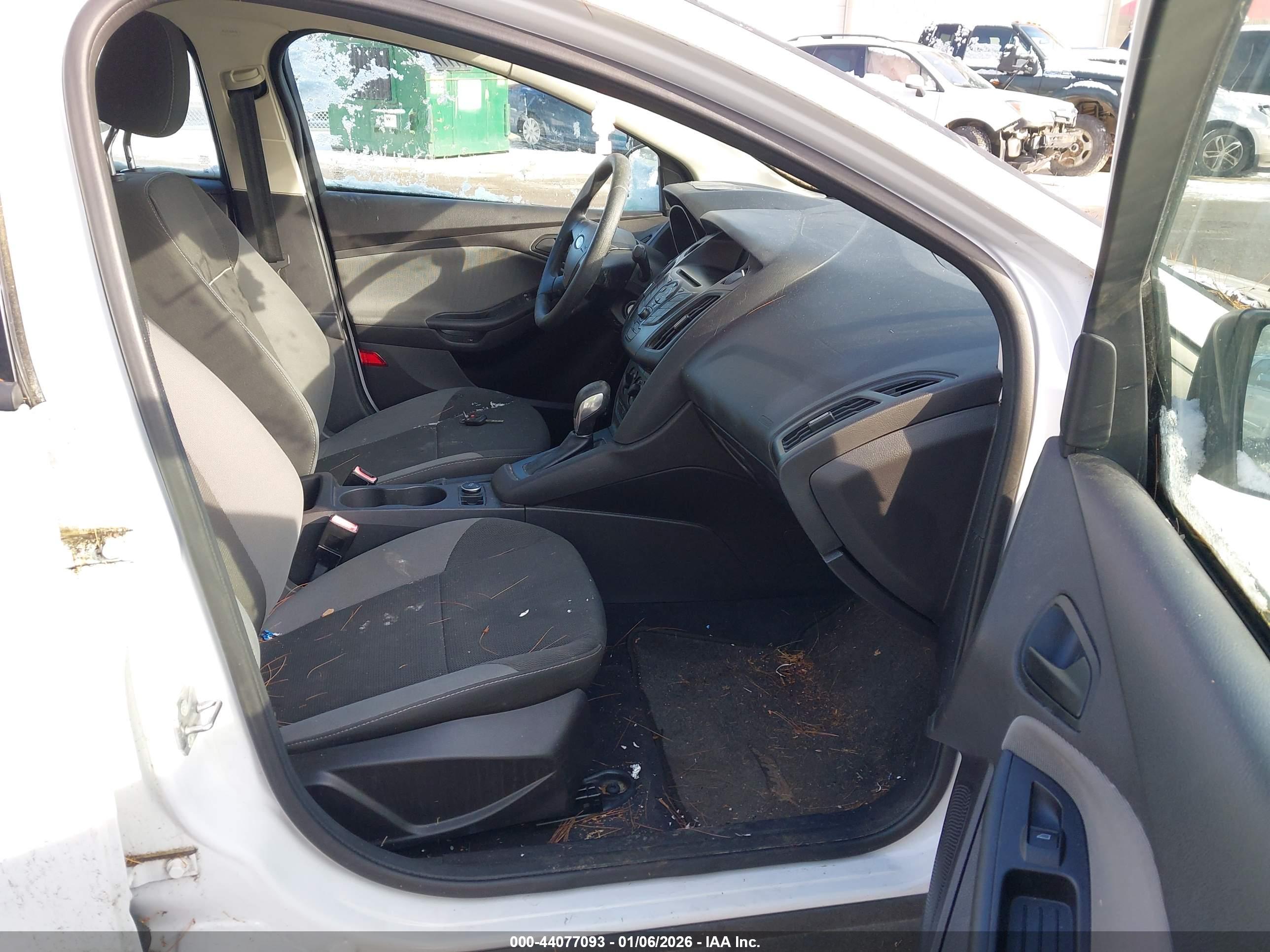 FORD FOCUS image 5