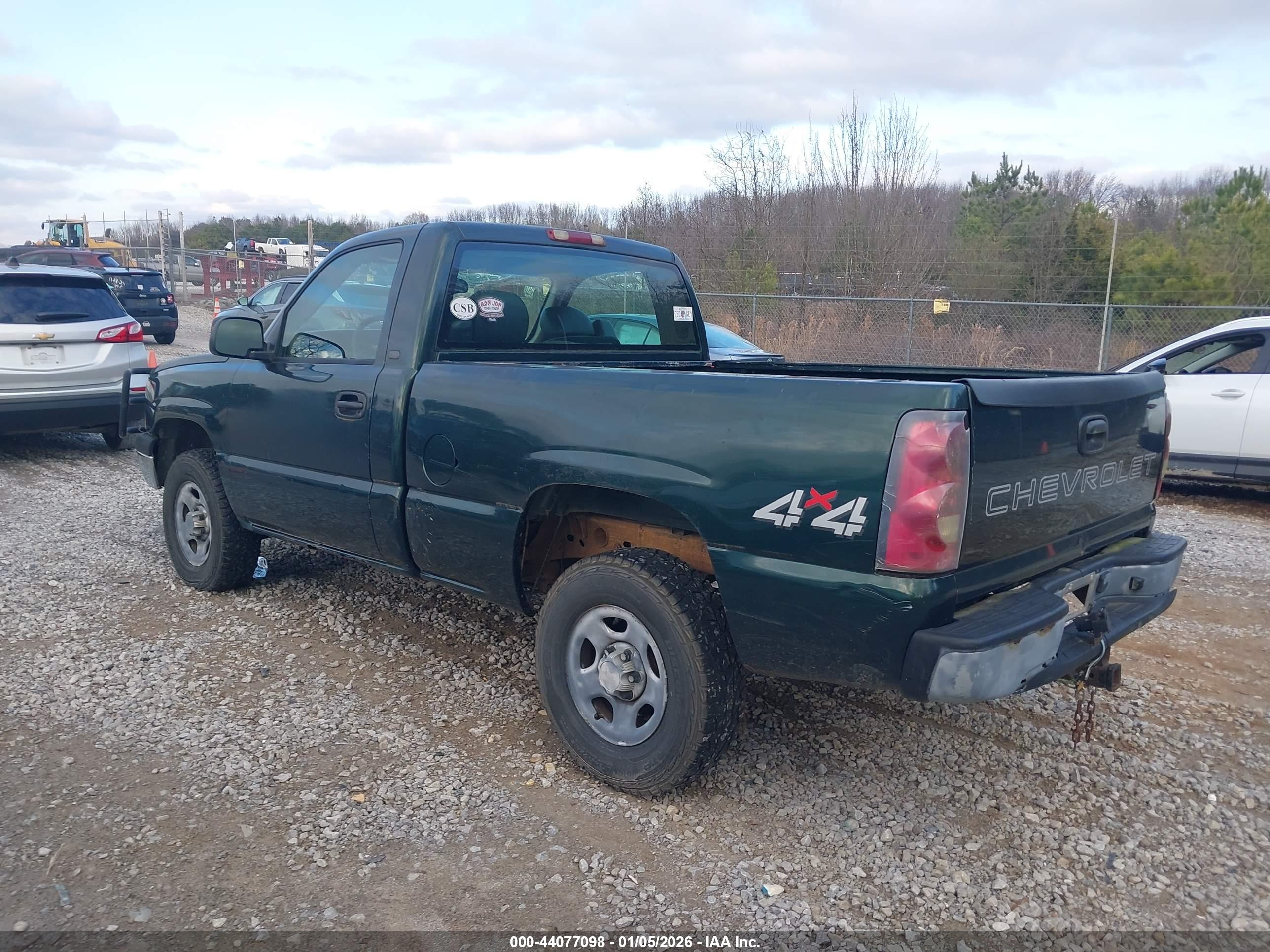 CHEVROLET SILVERADO image 3