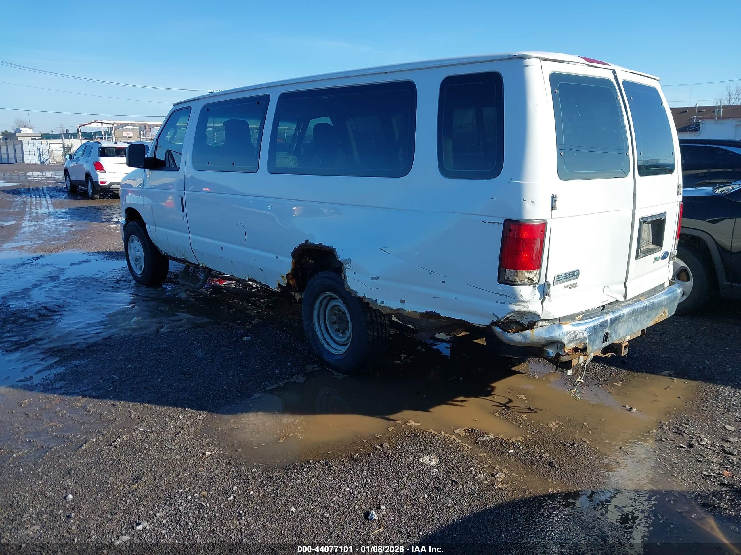 FORD E-350 image 3
