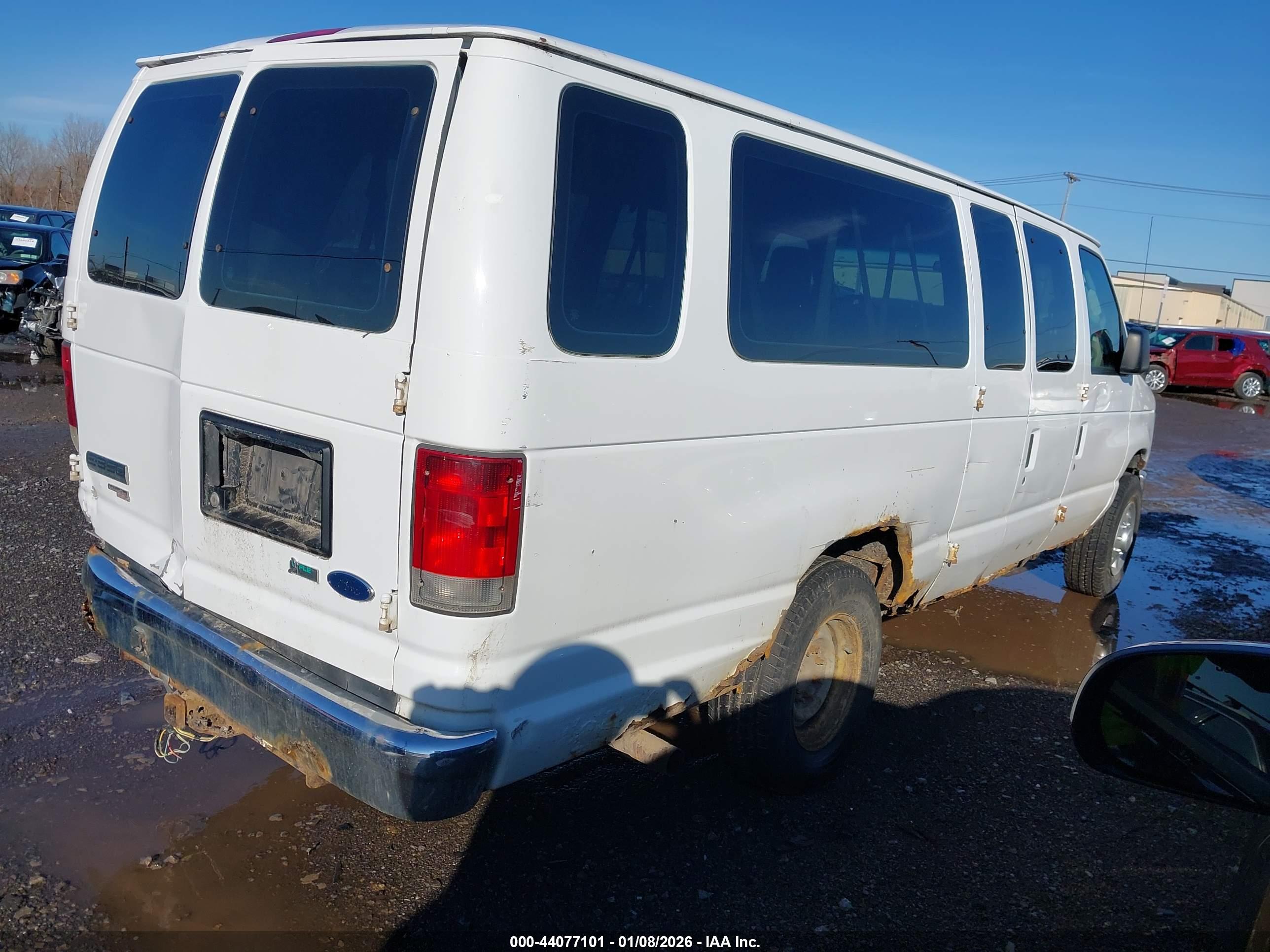 FORD E-350 image 4