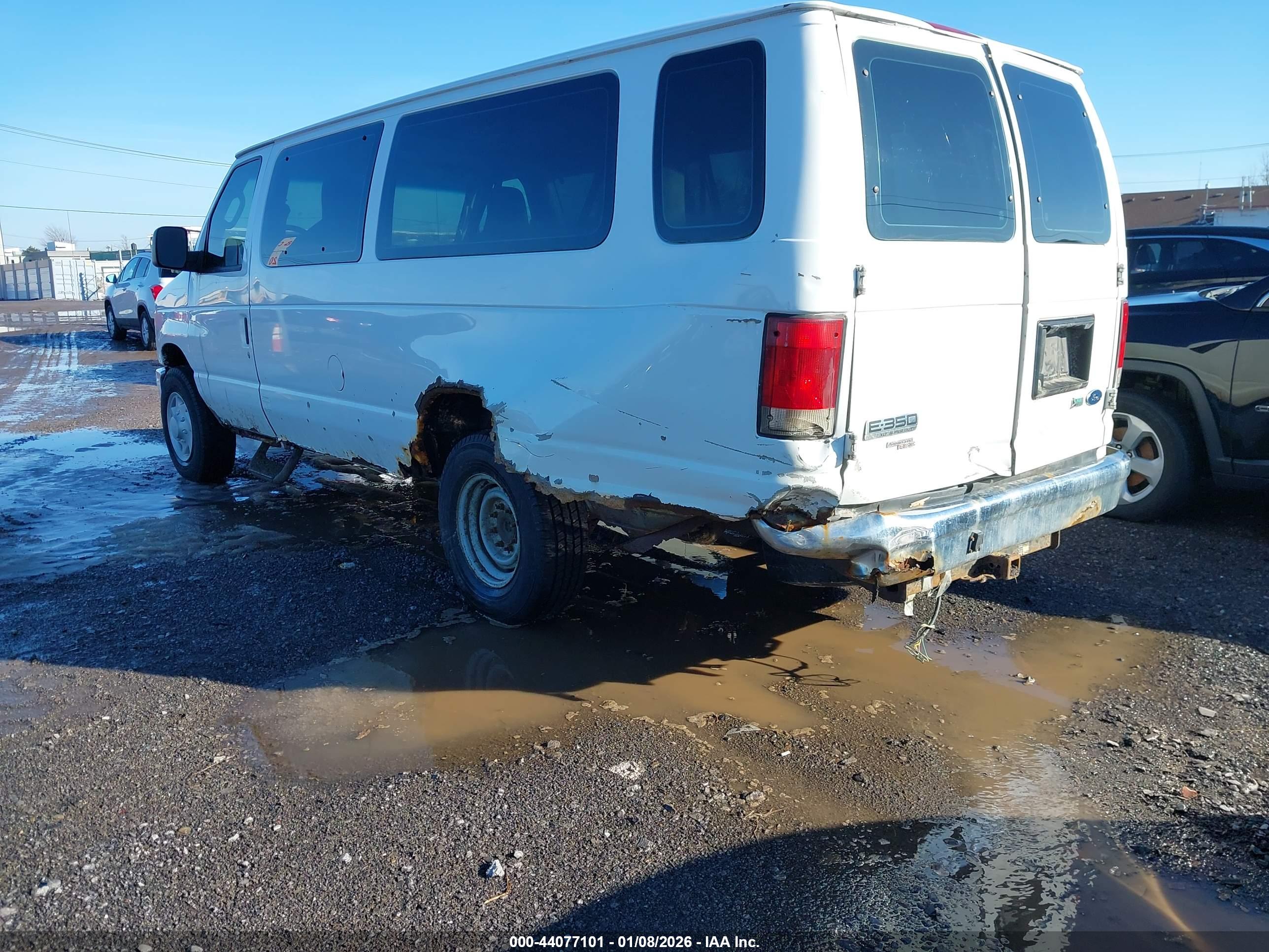 FORD E-350 image 6