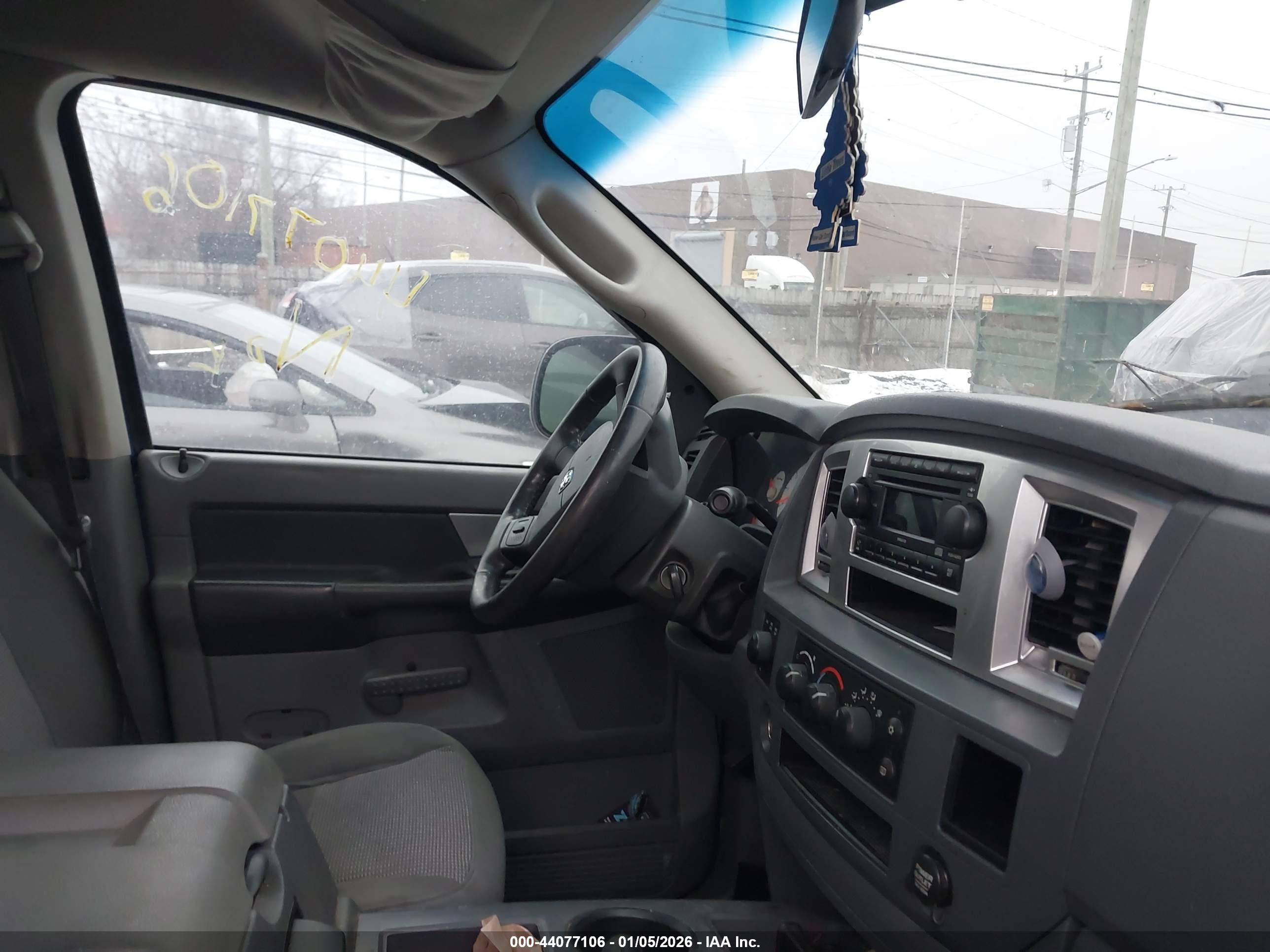 DODGE RAM image 5