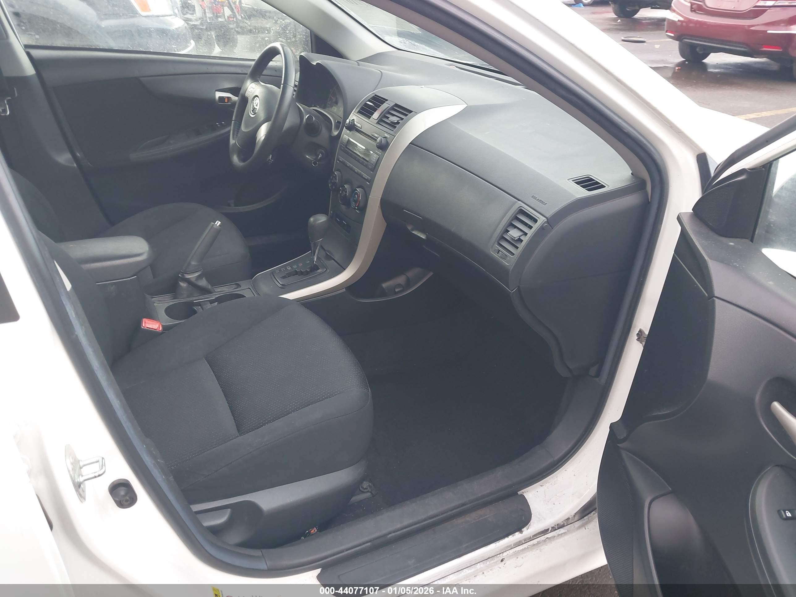 TOYOTA COROLLA image 5