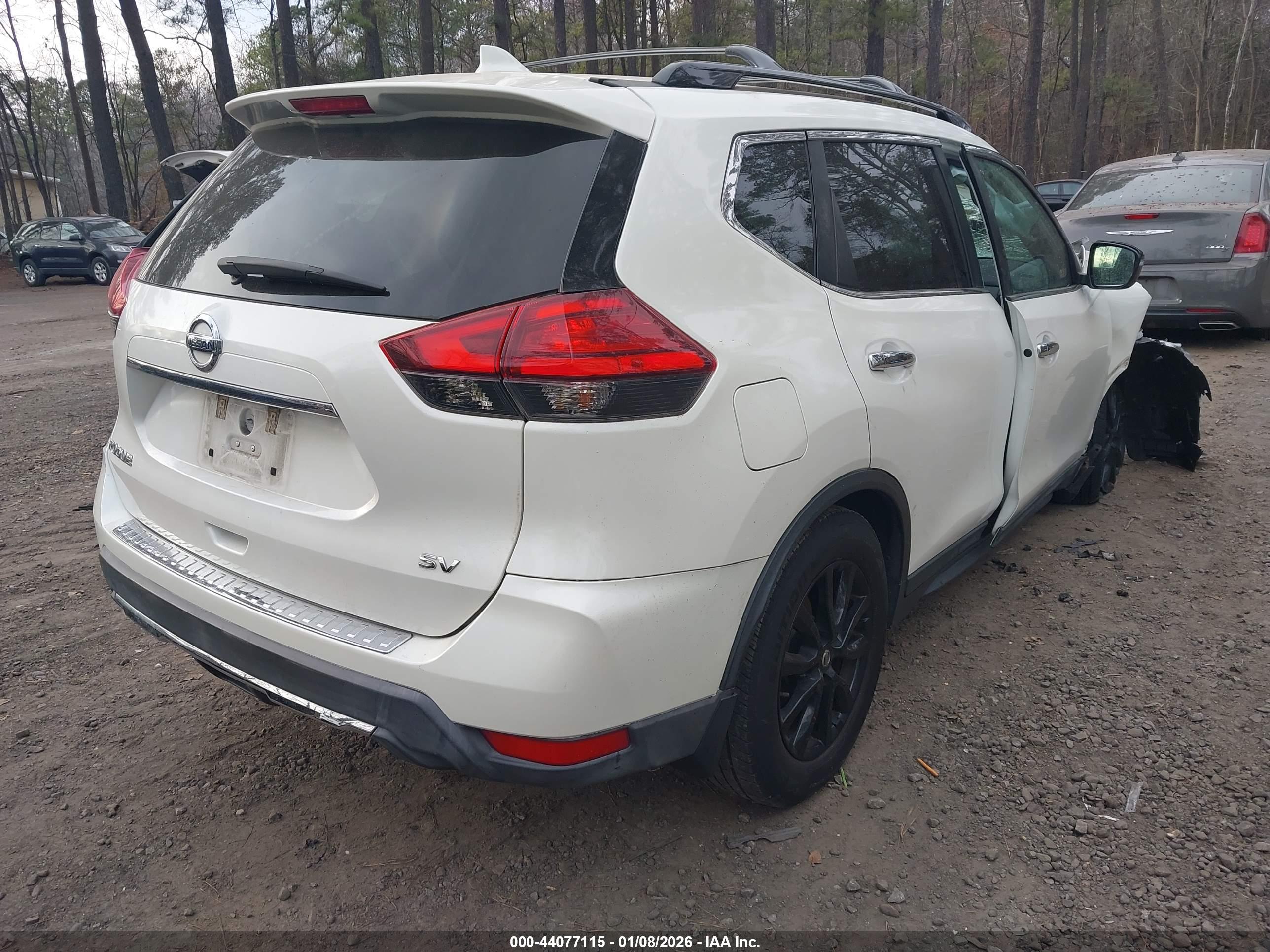 NISSAN ROGUE image 4