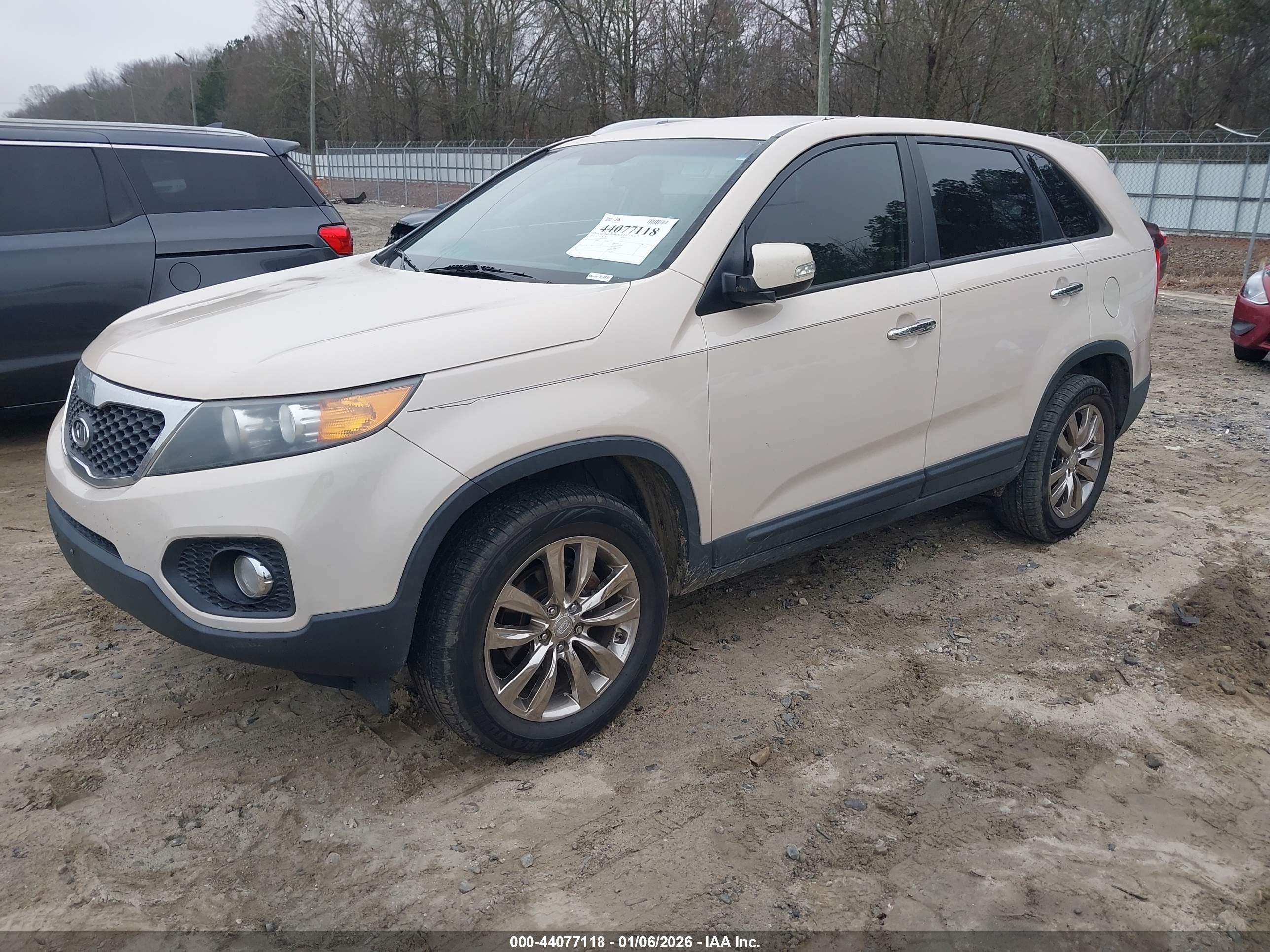 KIA SORENTO image 2