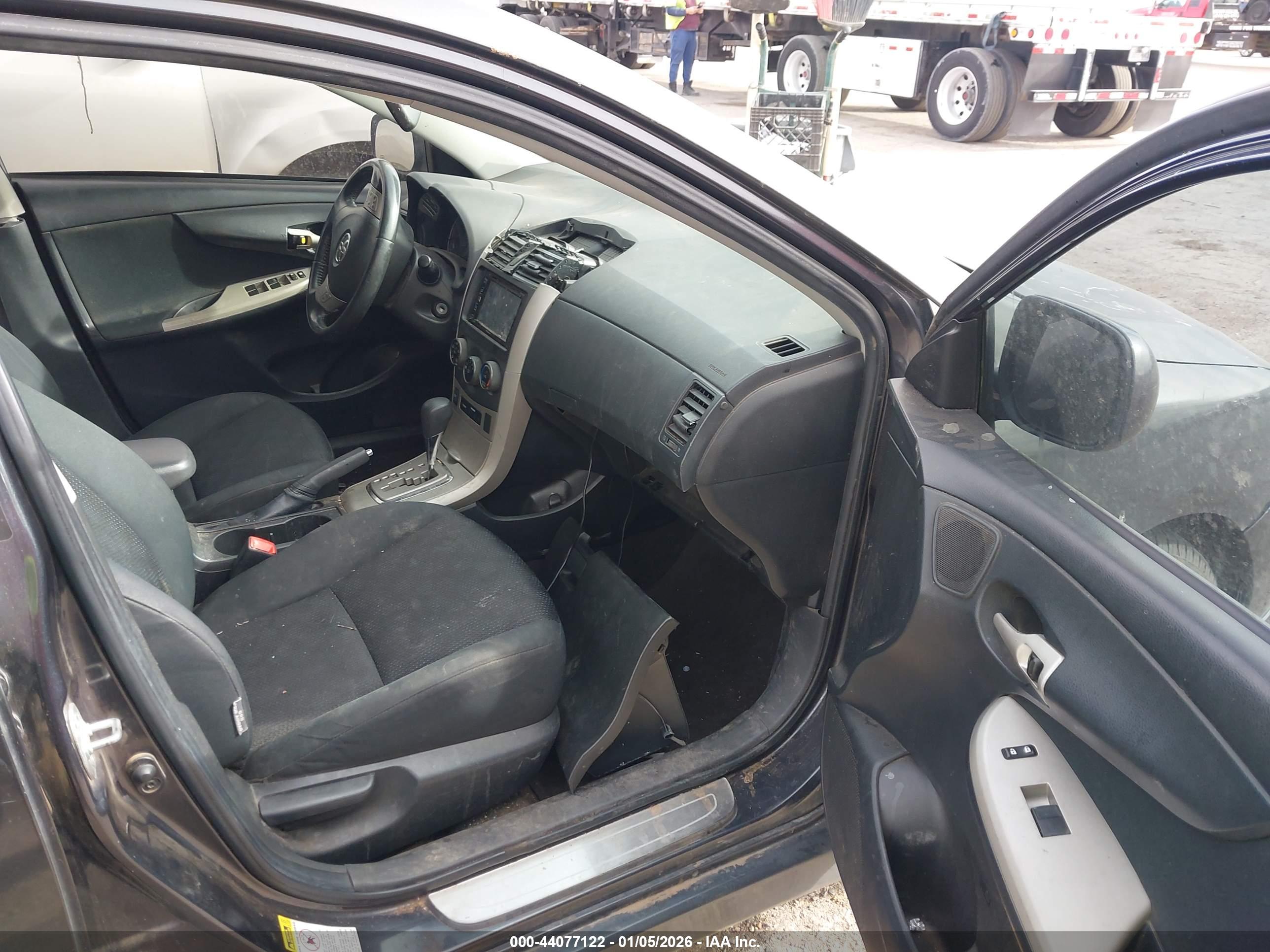 TOYOTA COROLLA image 5