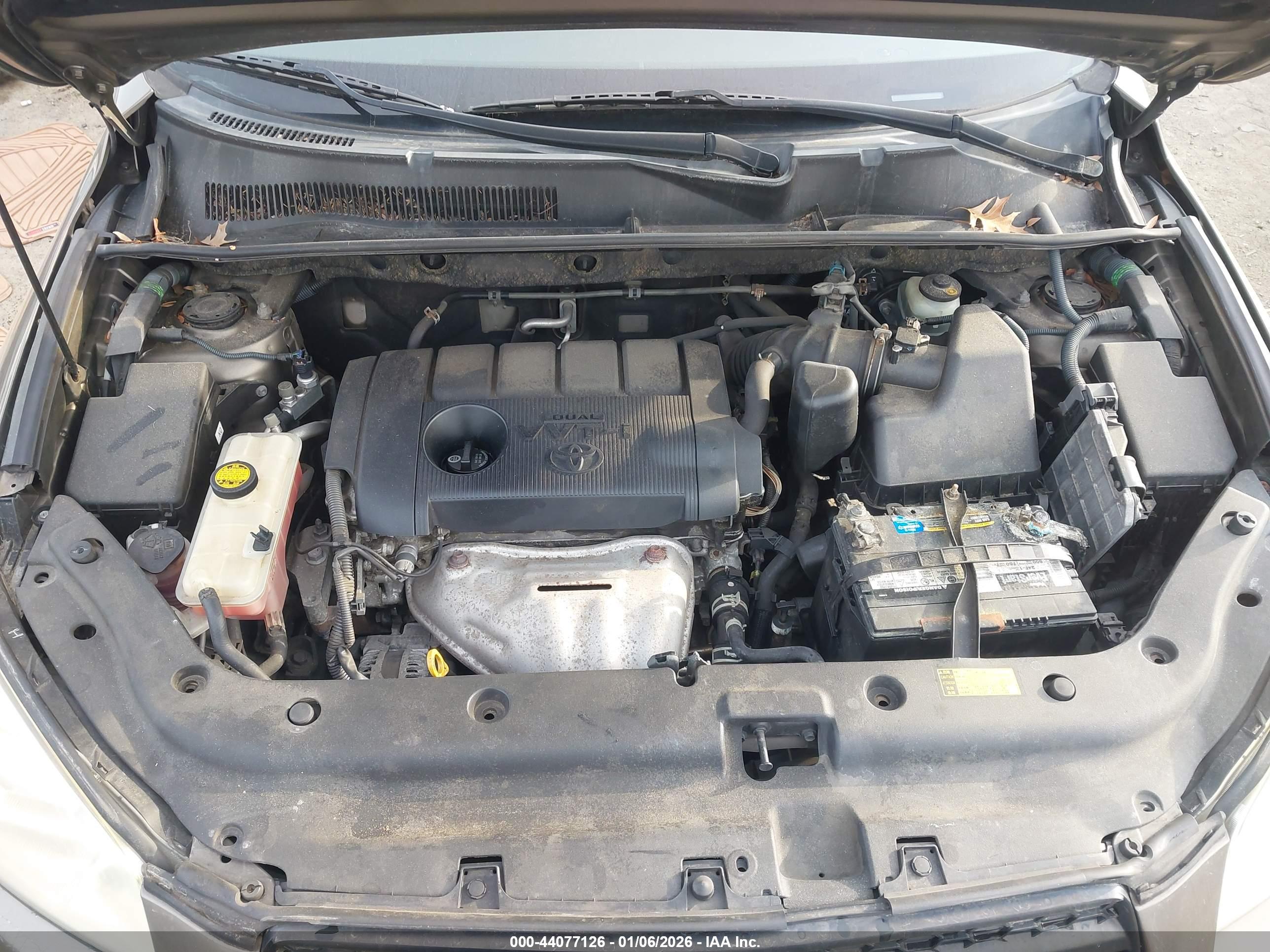 TOYOTA RAV4 image 10