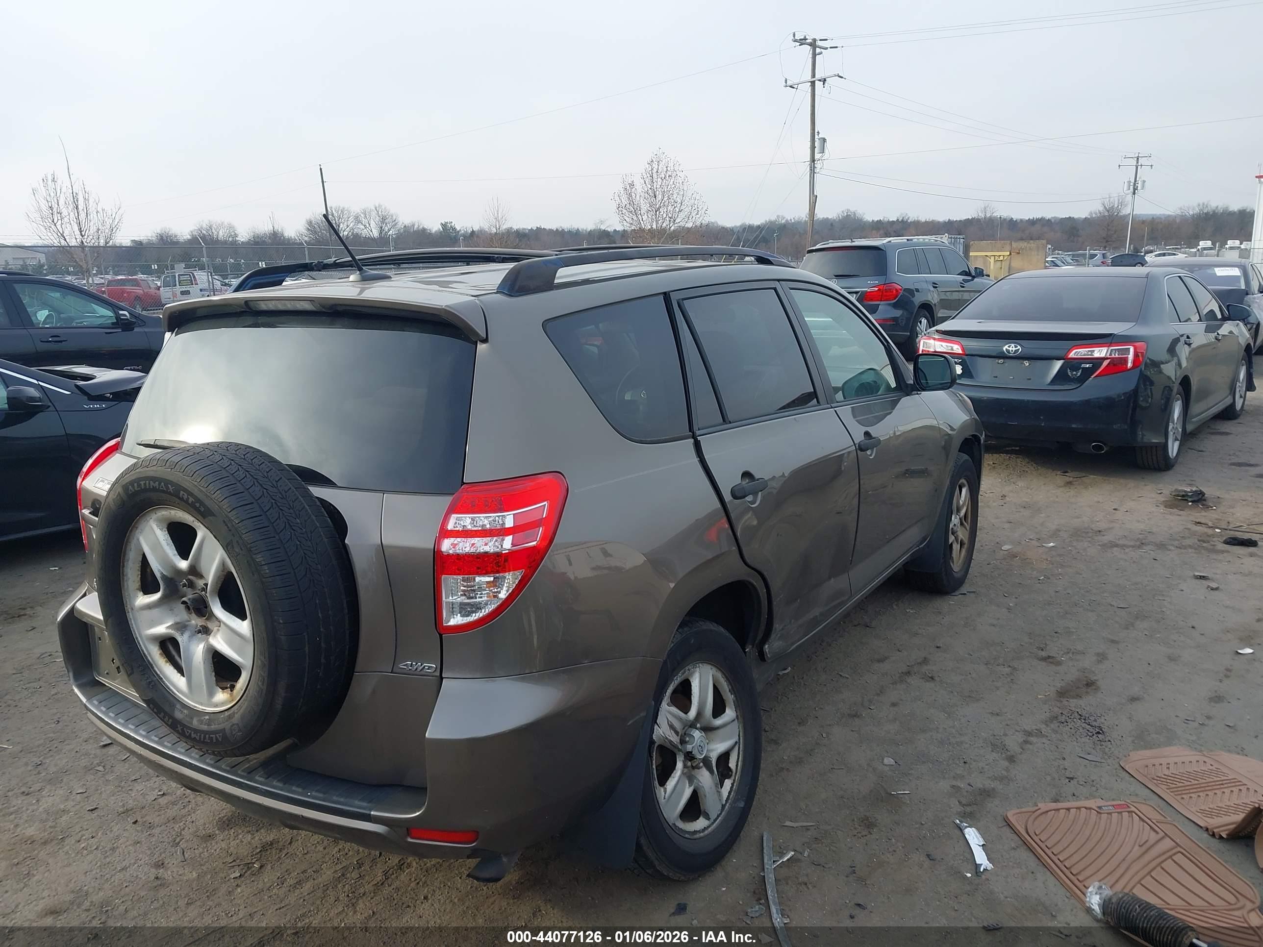 TOYOTA RAV4 image 4