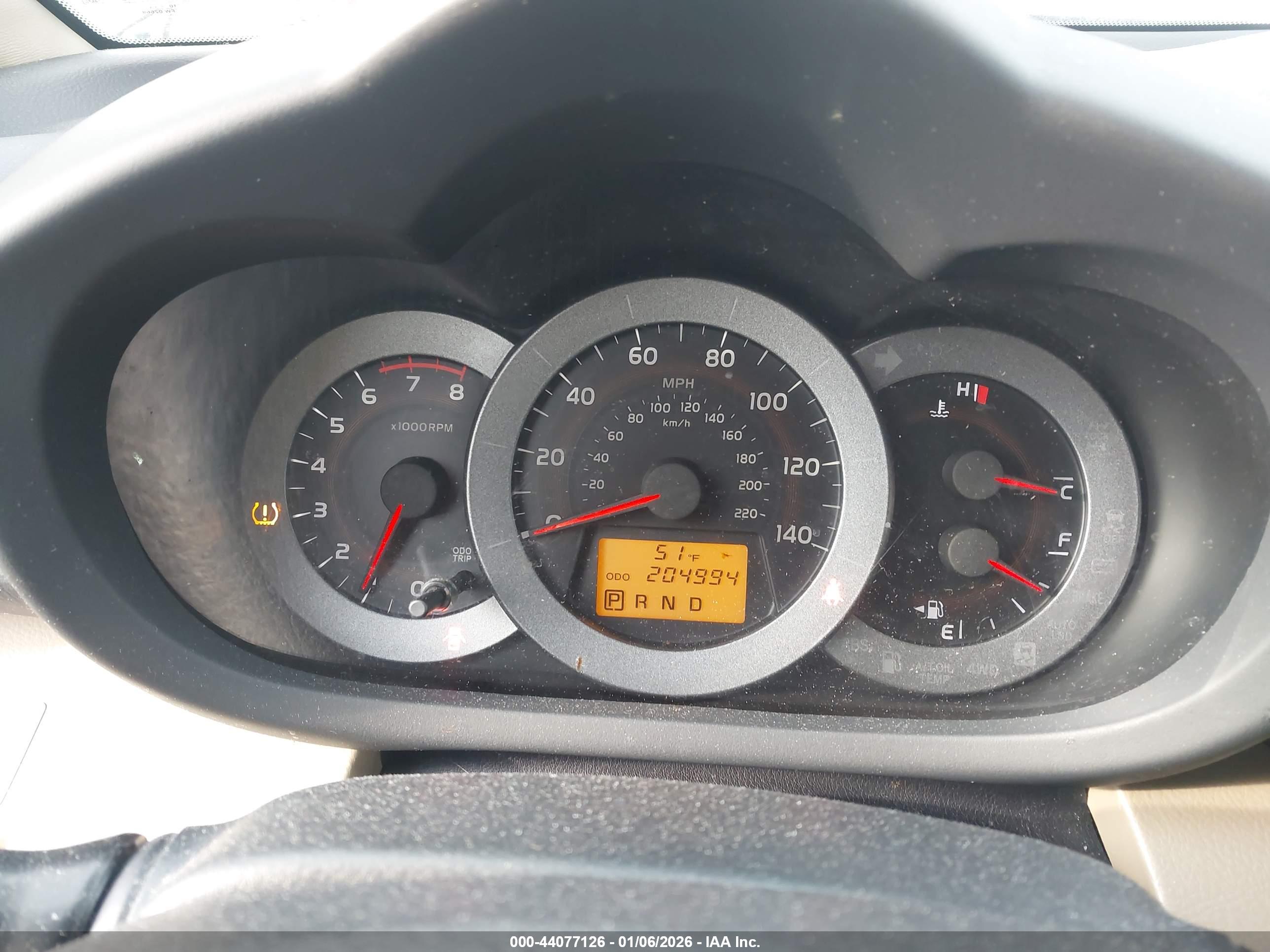 TOYOTA RAV4 image 7