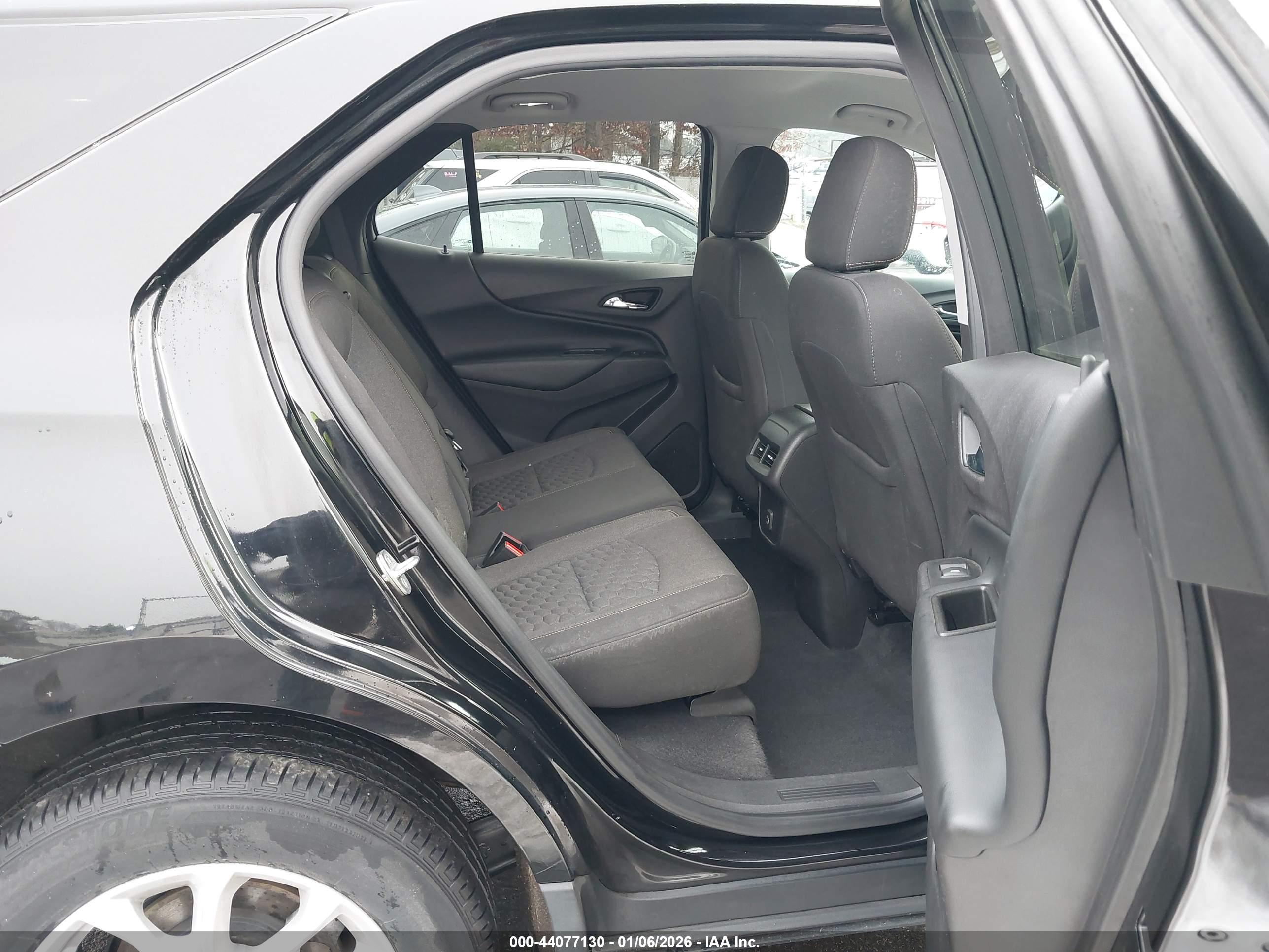 CHEVROLET EQUINOX image 8