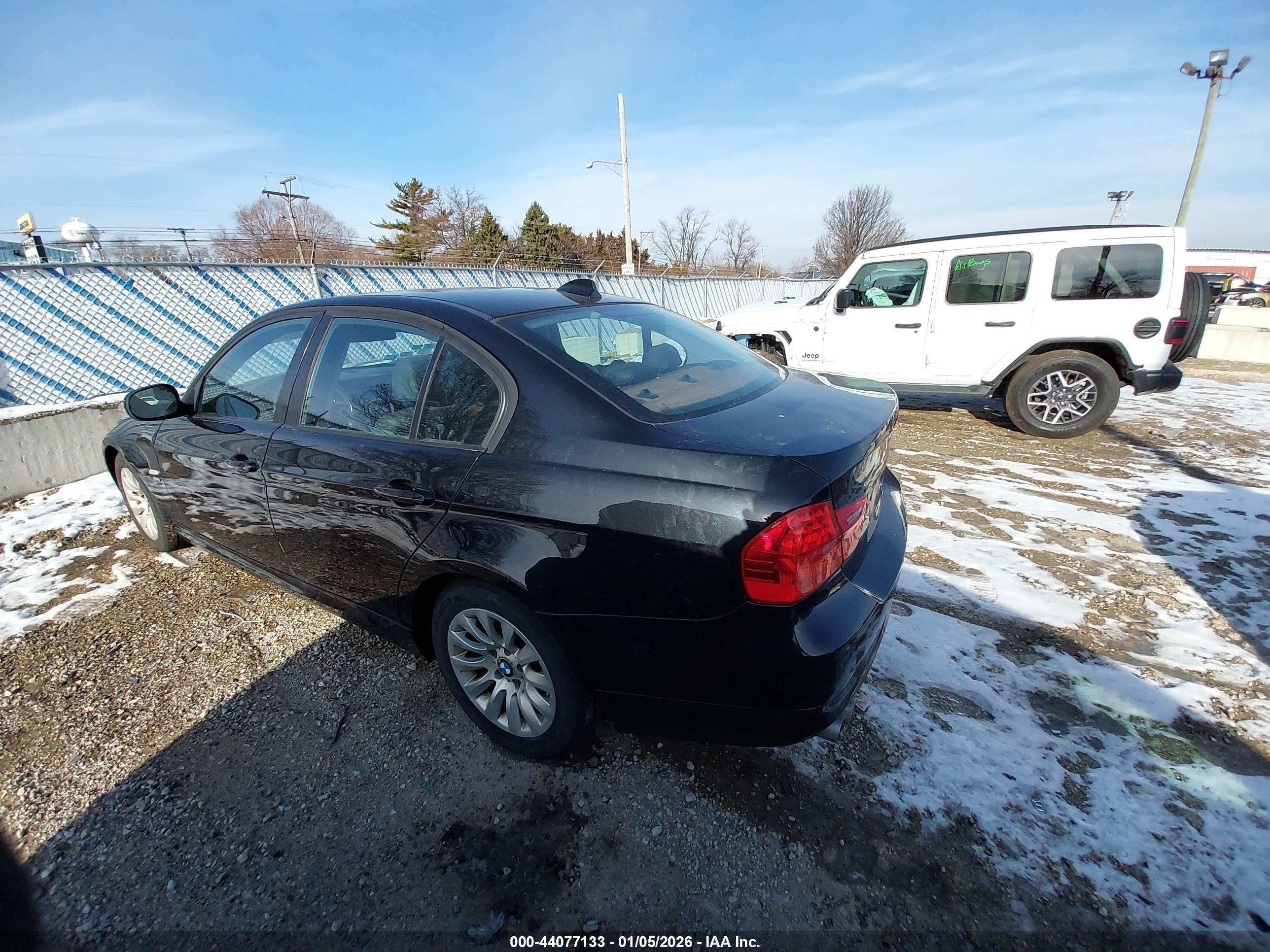 BMW 328I image 3