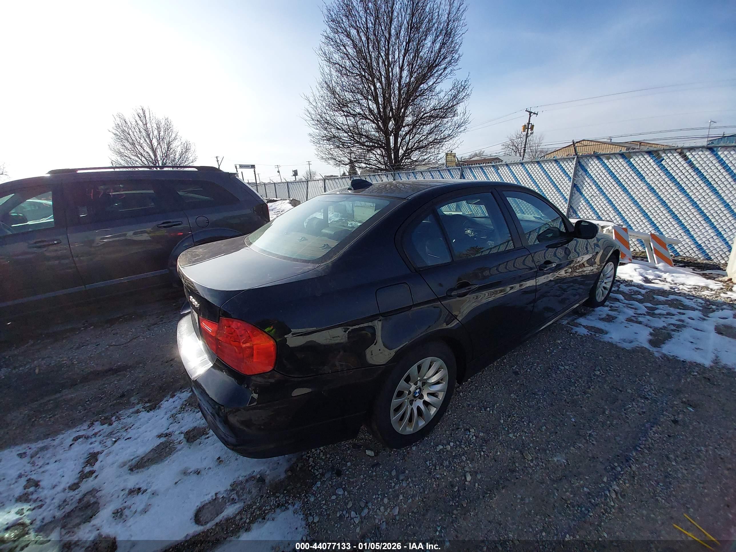 BMW 328I image 4