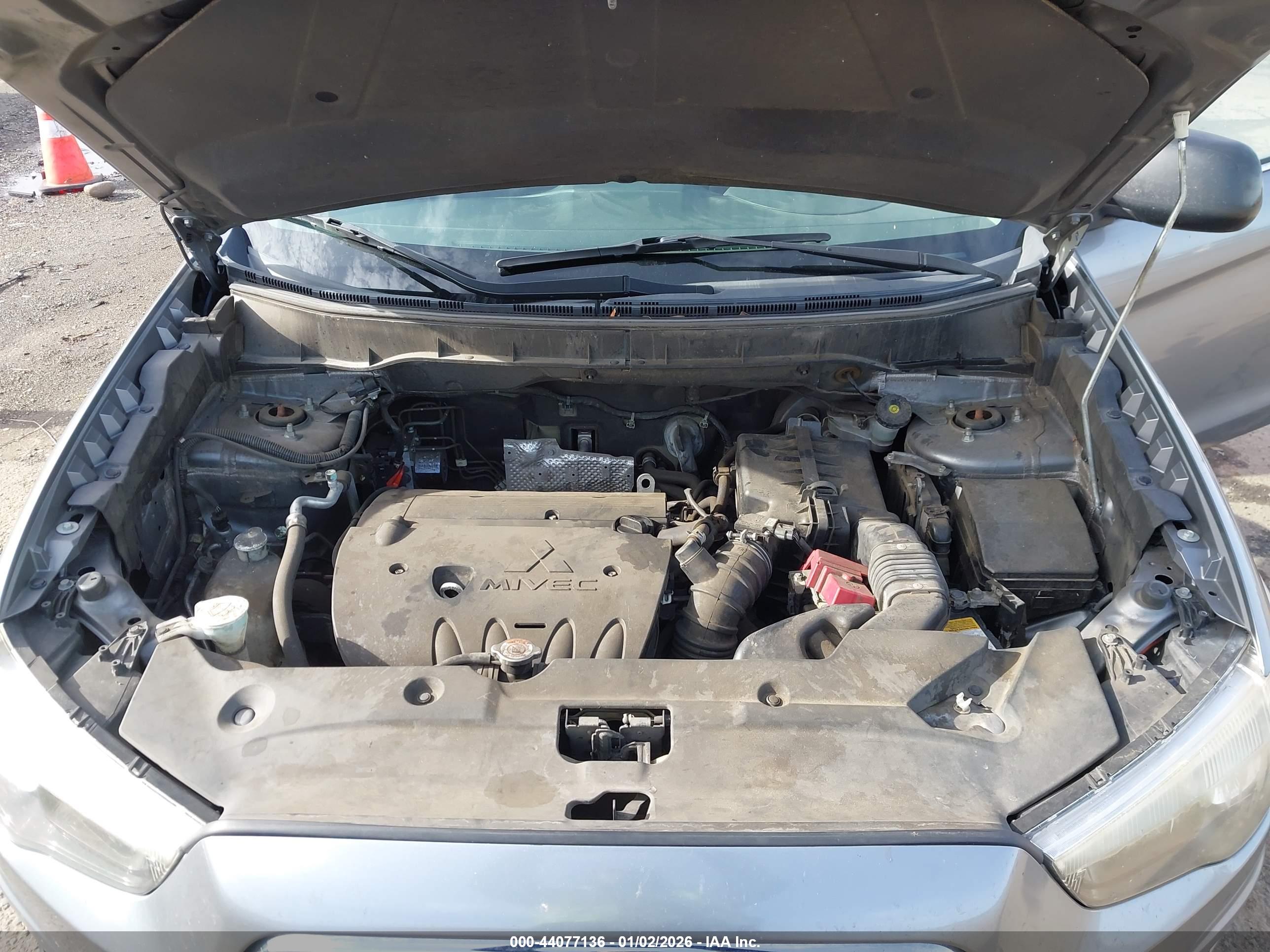 MITSUBISHI OUTLANDER image 10
