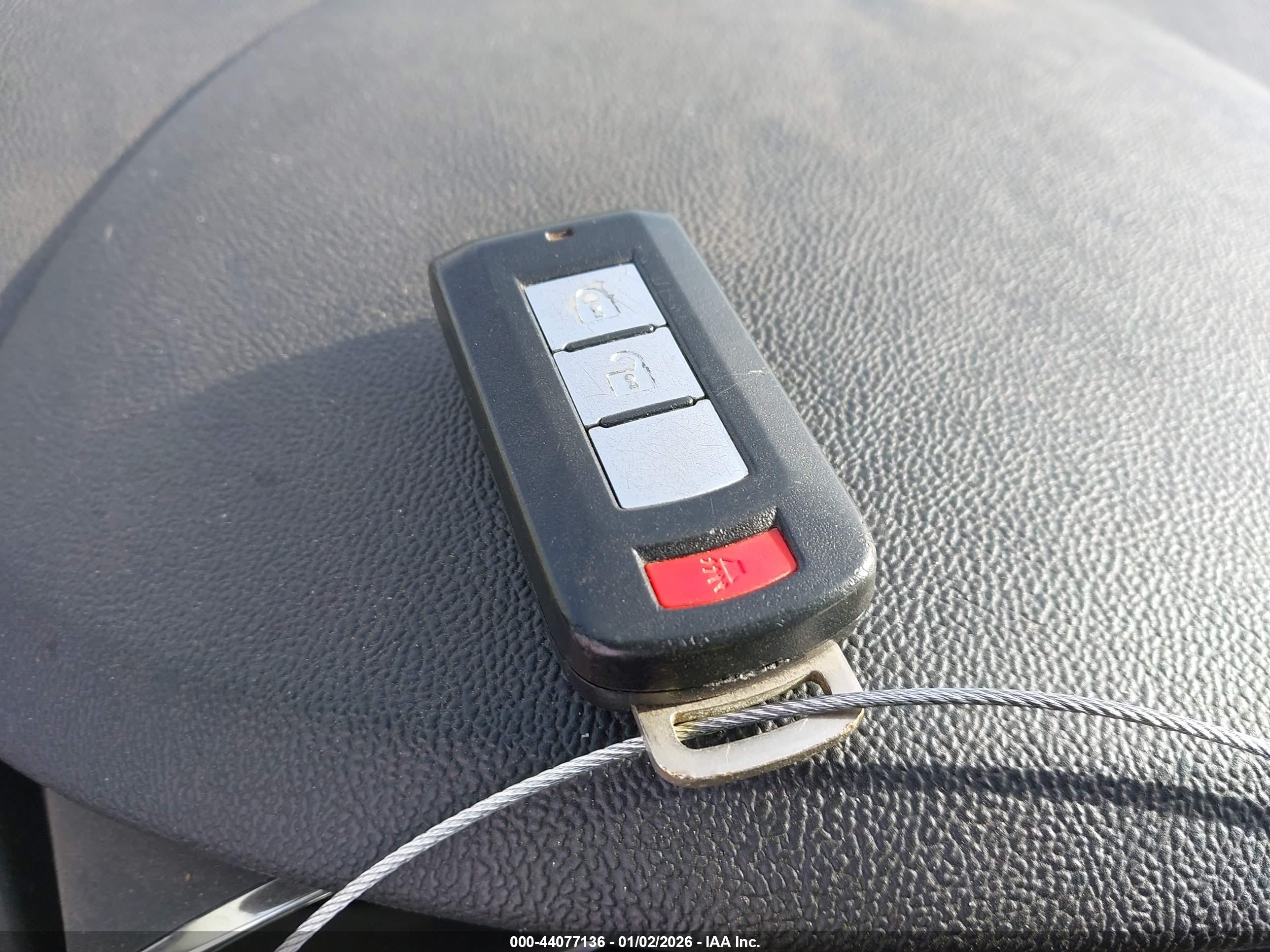 MITSUBISHI OUTLANDER image 11