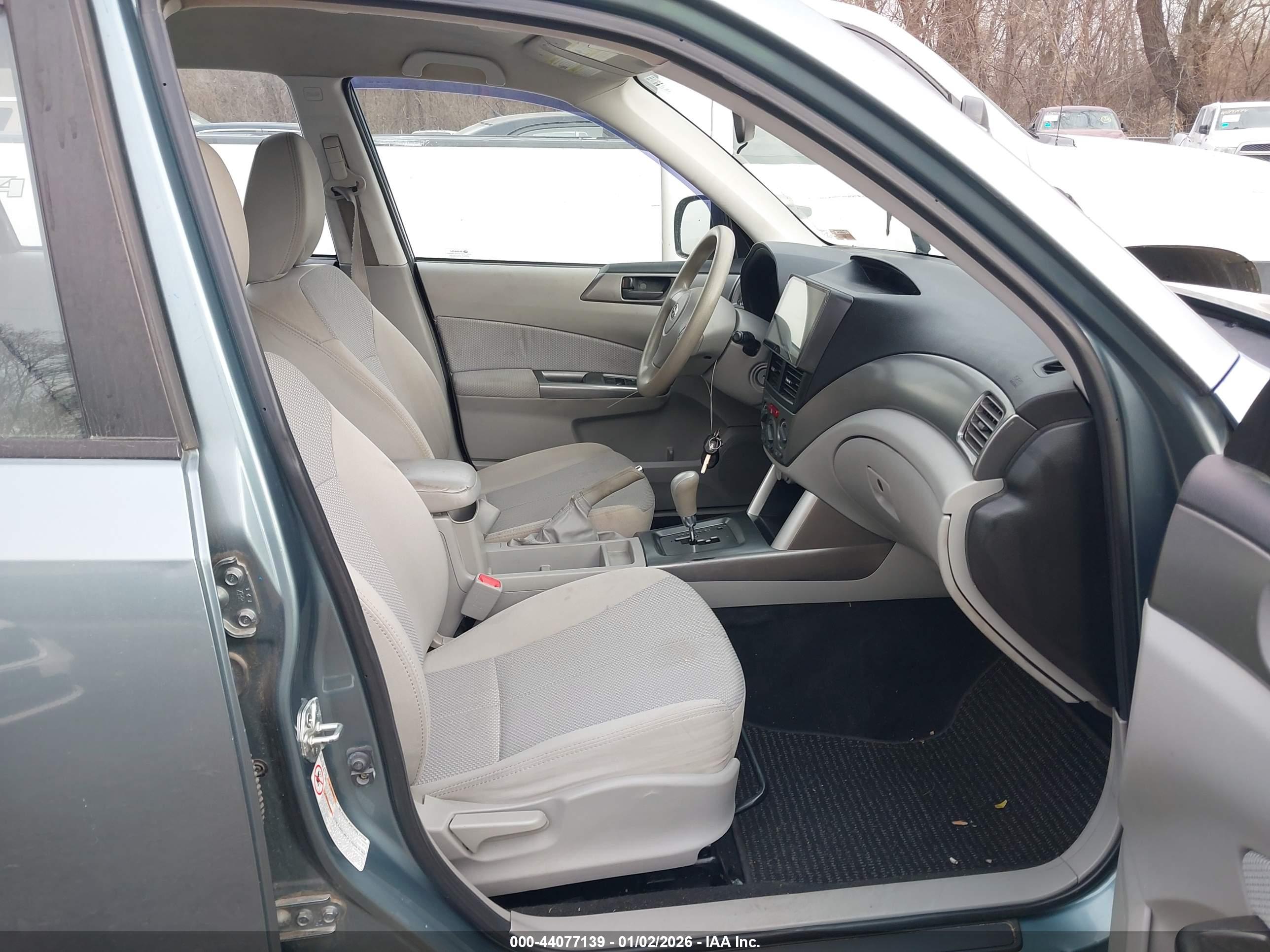 SUBARU FORESTER image 5